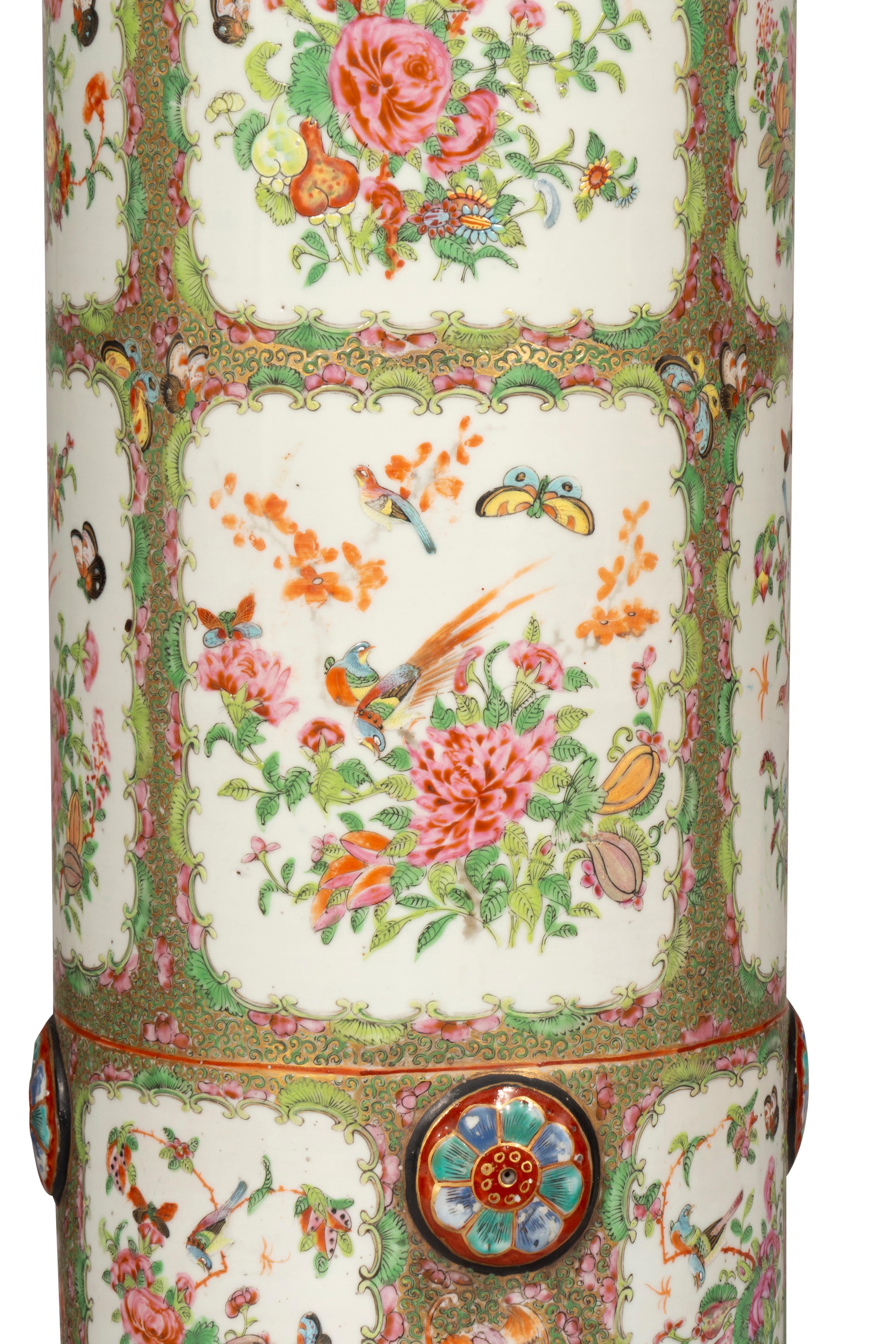 Chinese Export Rose Mandarin Umbrella Stand For Sale 4