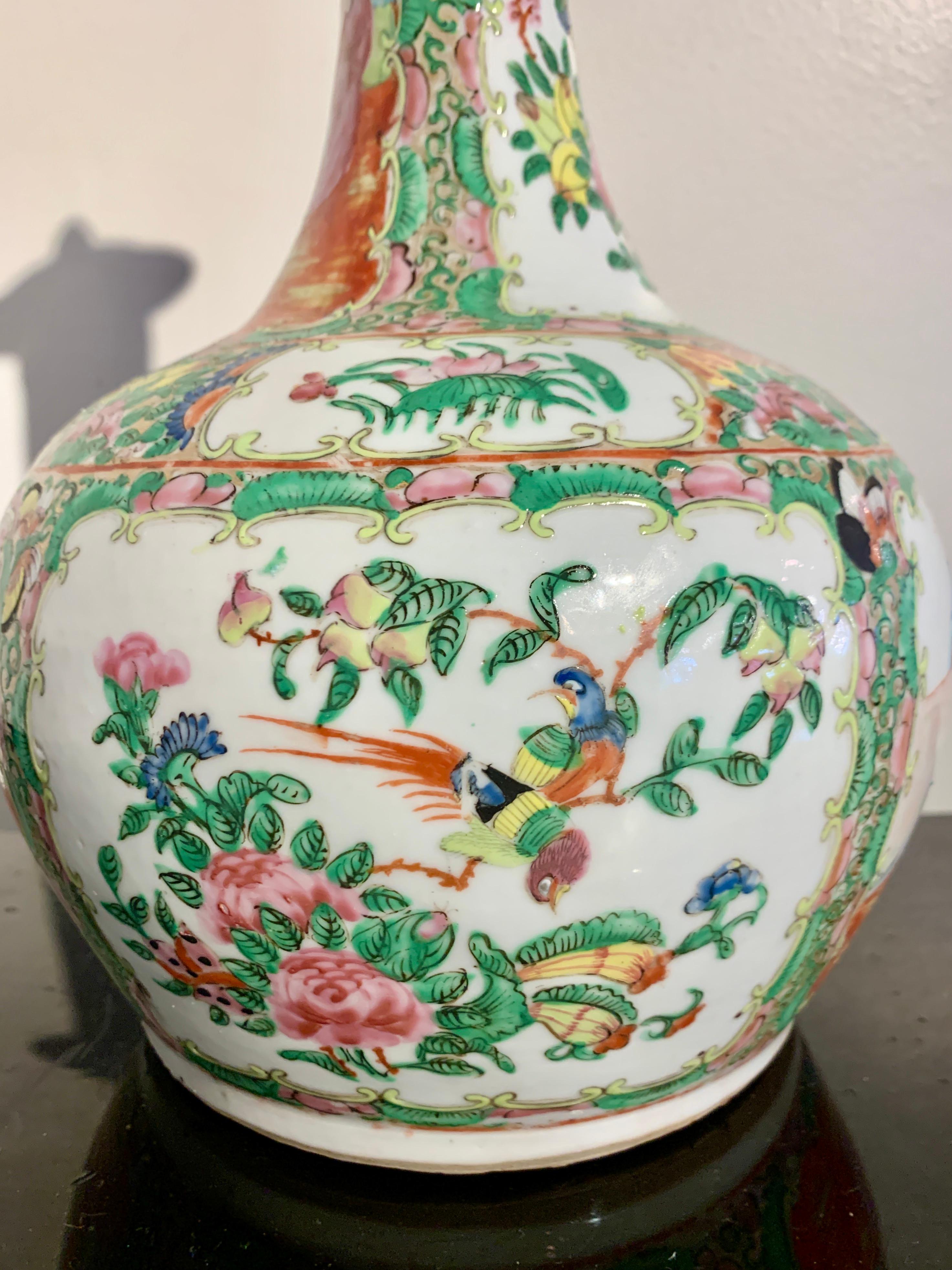 Chinese Export Rose Medallion Bottle Vase and Cover, Late 19th C, China For Sale 4