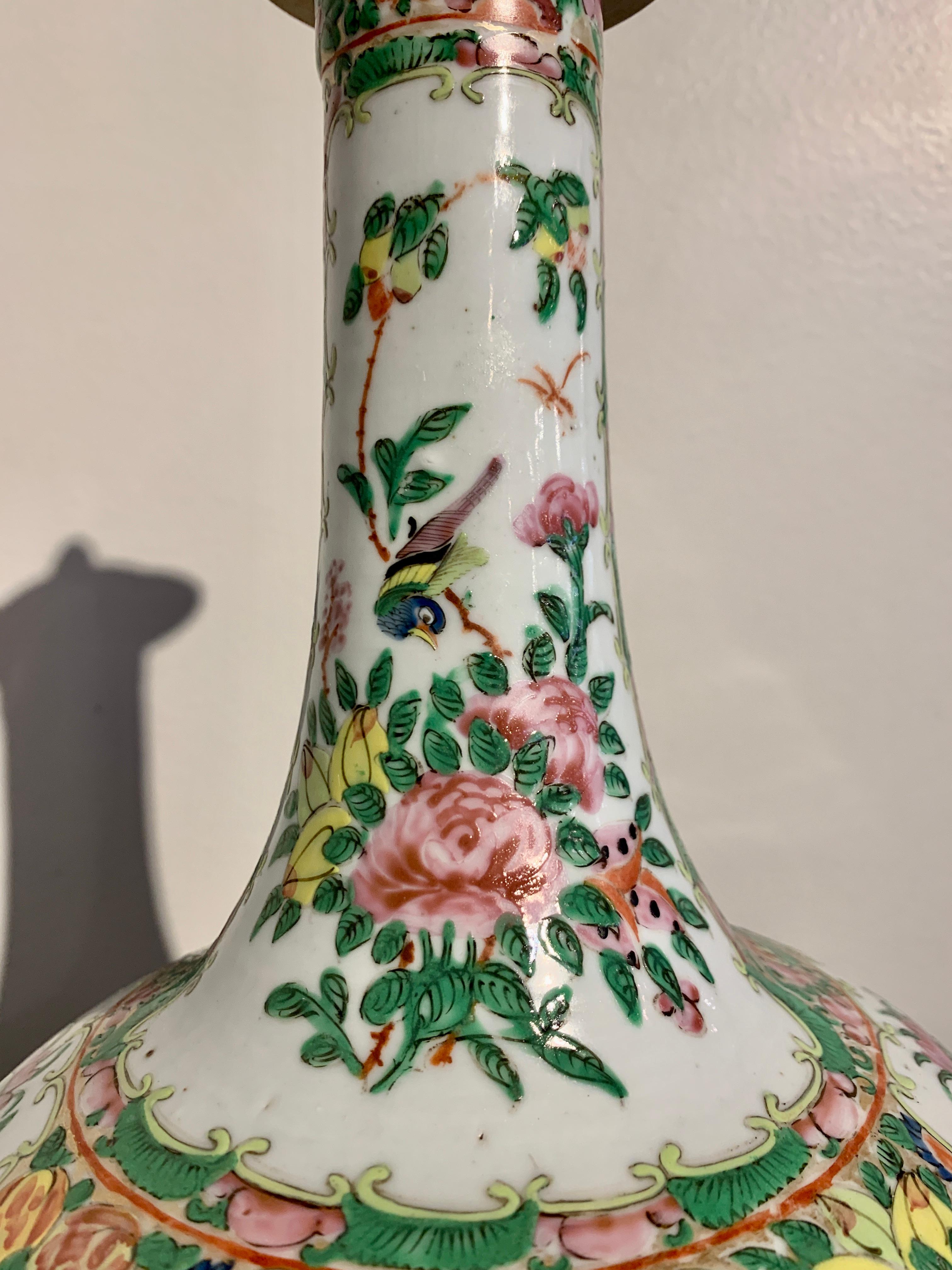 Chinese Export Rose Medallion Bottle Vase and Cover, Late 19th C, China For Sale 2