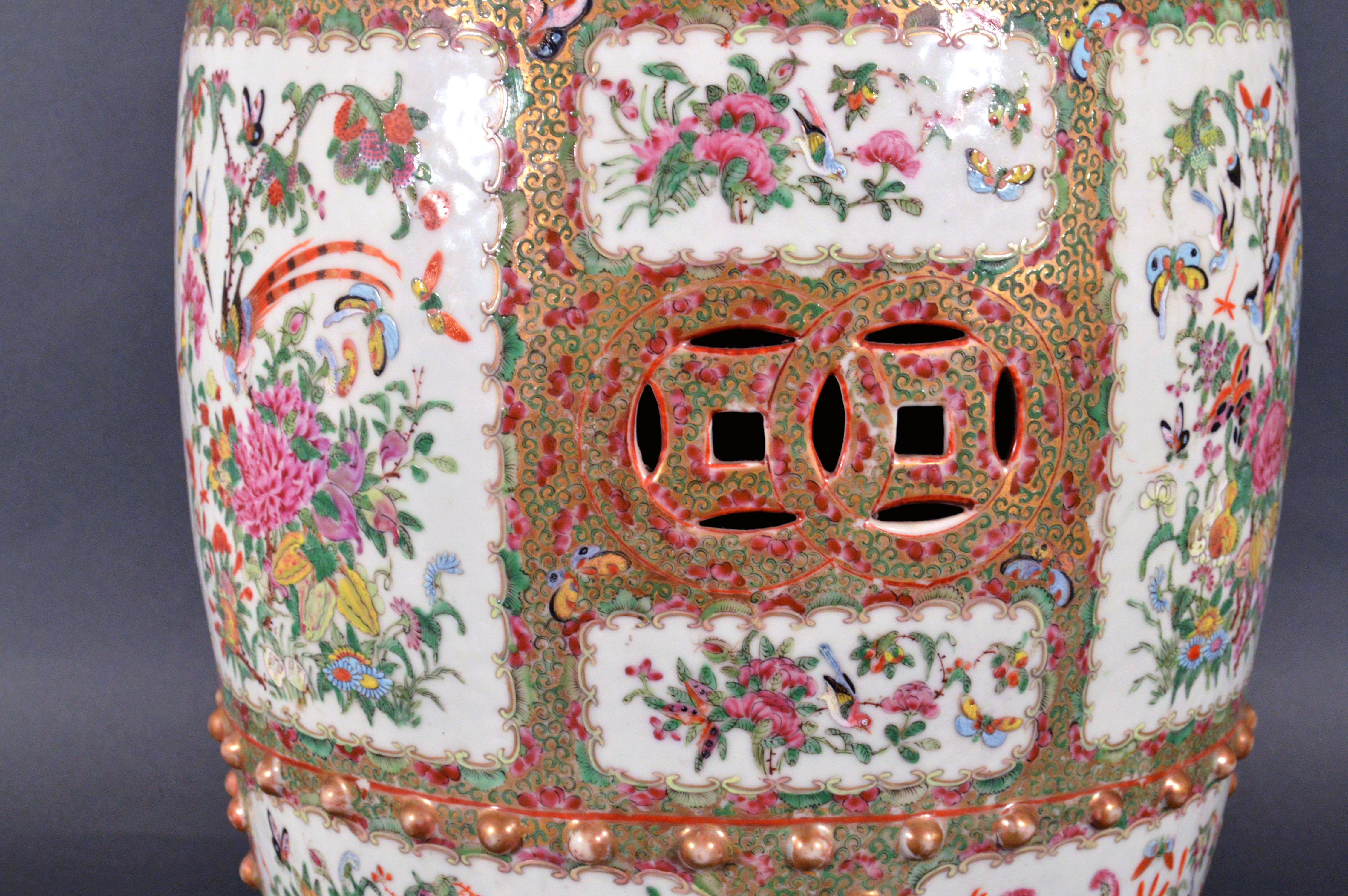Chinese Export Rose Medallion Circular Pair of Garden Seats, circa 1840-1860 2