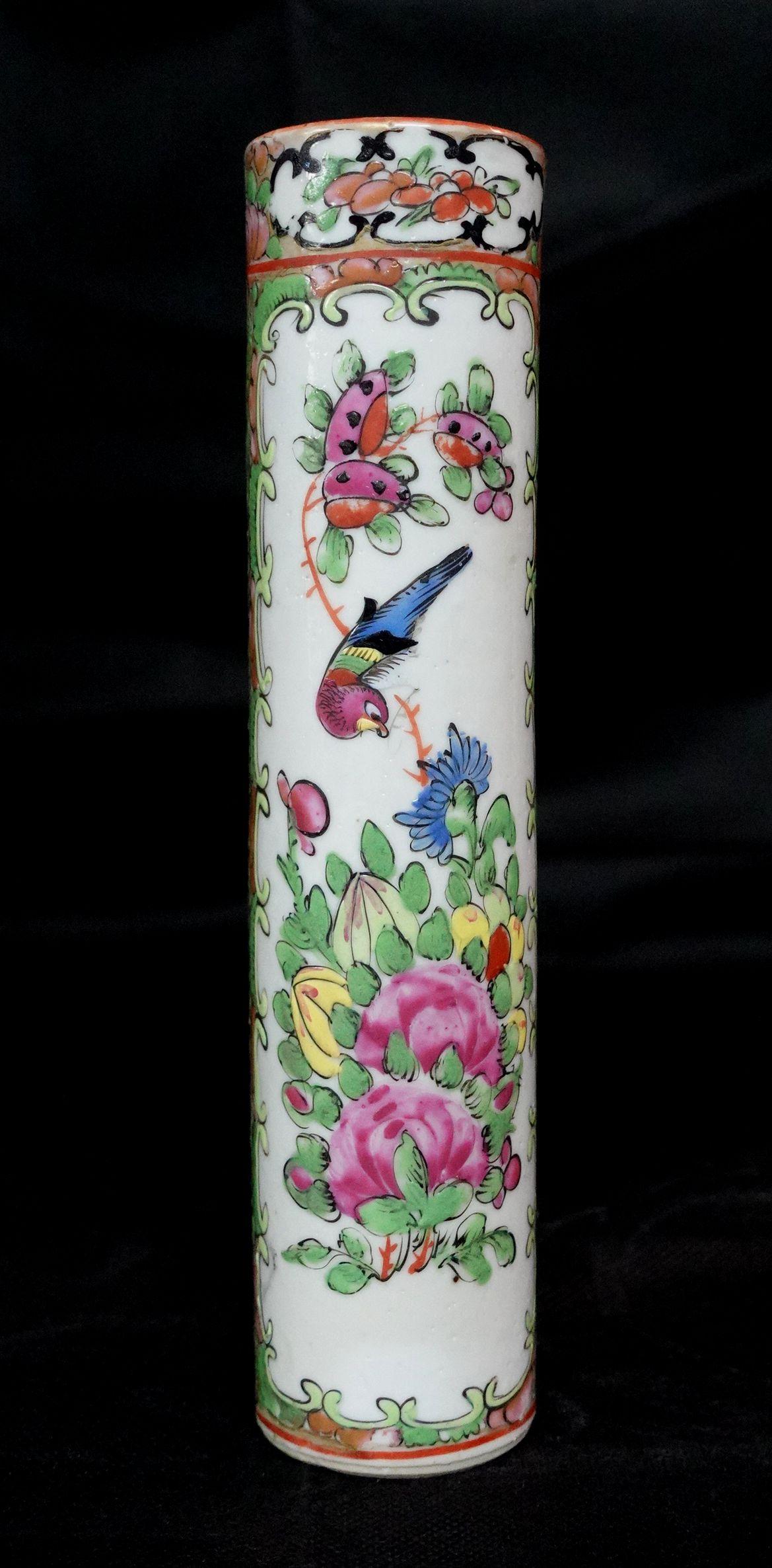 Chinese Export Rose Medallion Cylinder 19th Century In Good Condition For Sale In Norton, MA