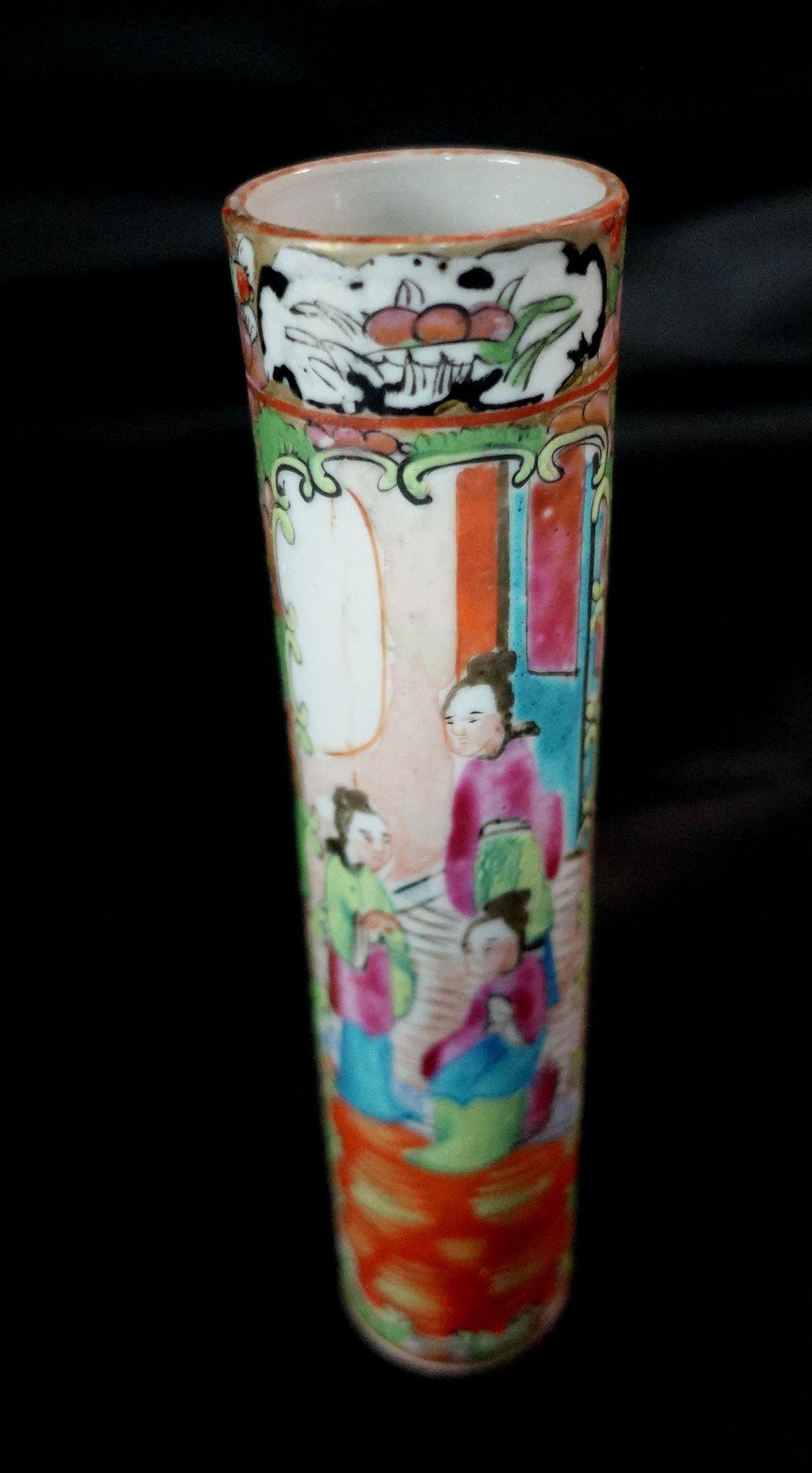 Chinese Export Rose Medallion Cylinder 19th Century For Sale 2
