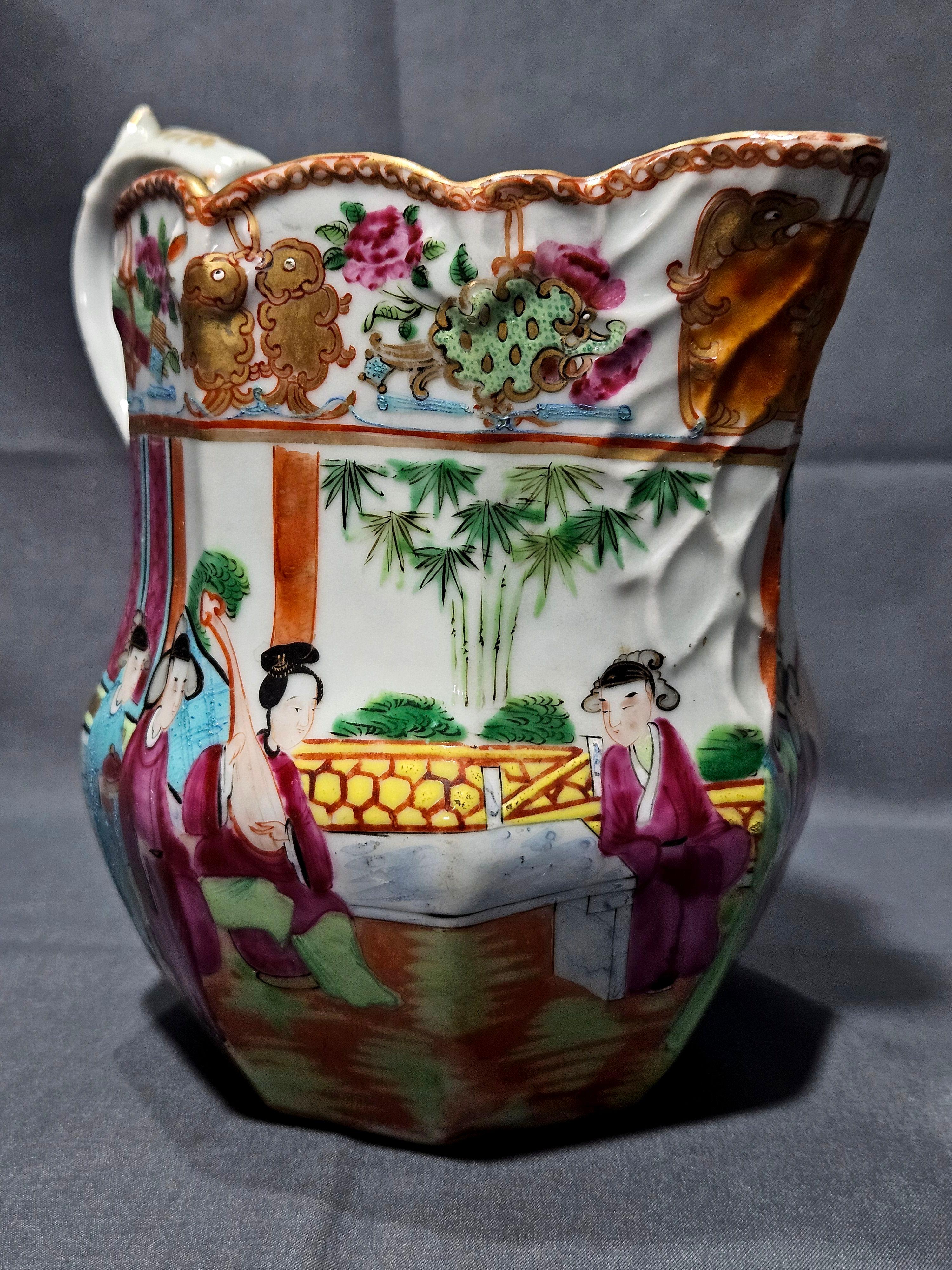 Chinesischer Export Rosenmedaillon Porzellankrug. 19. Jahrhundert im Angebot 1