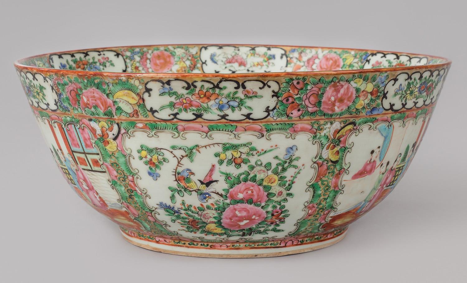 Chinese Export Rose Medallion Punch Bowl In Good Condition For Sale In Sheffield, MA