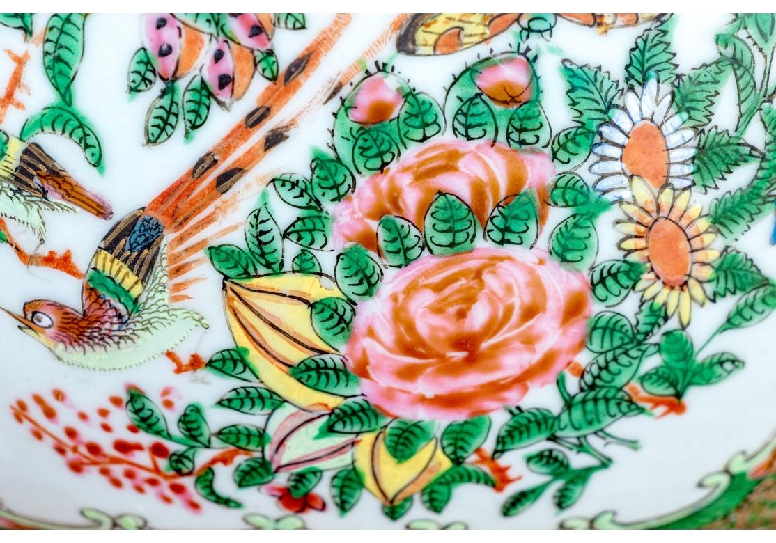 XIXe siècle Bol quadrilobé à médaillon rose d'exportation chinoise, vers 1850 1850 en vente