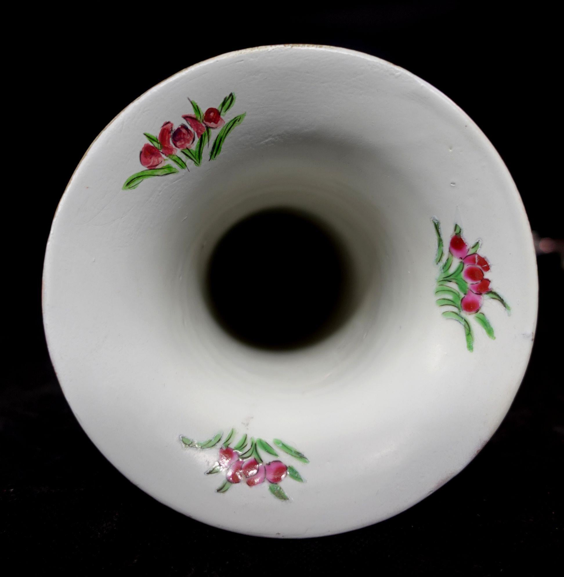 Chinese Export Rose Medallion Vase with Flared Rim, 19th Century For Sale 8