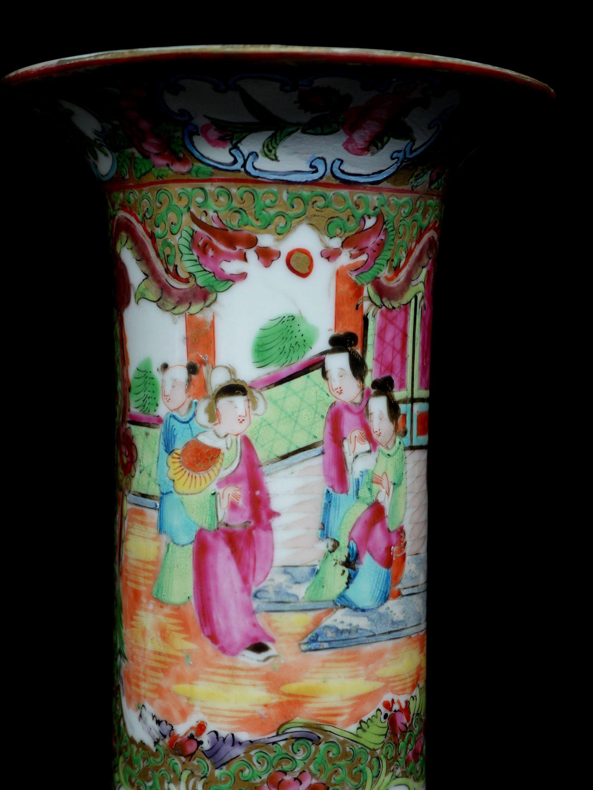 Qing Chinese Export Rose Medallion Vase with Flared Rim, 19th Century For Sale