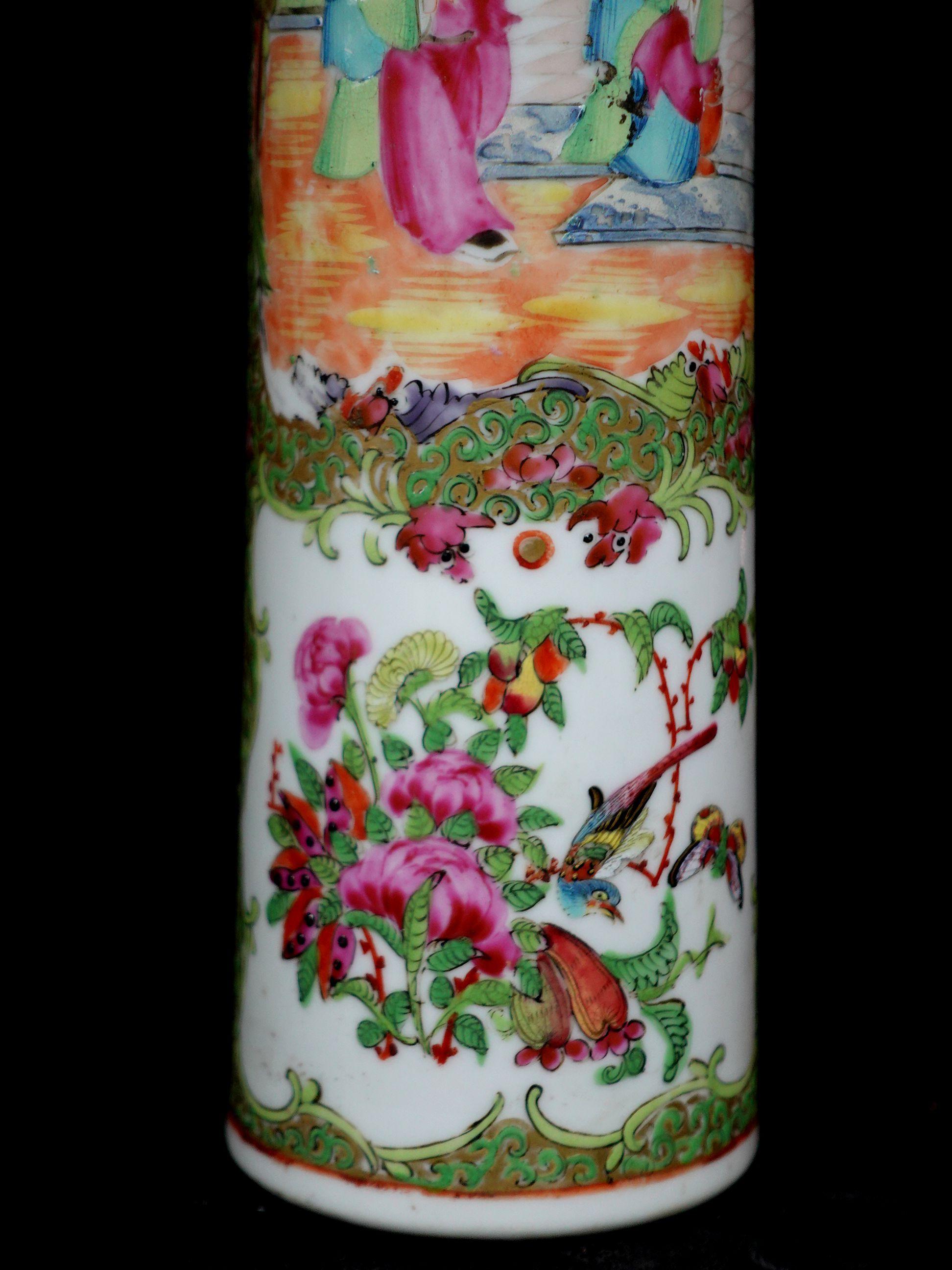 Hand-Painted Chinese Export Rose Medallion Vase with Flared Rim, 19th Century For Sale