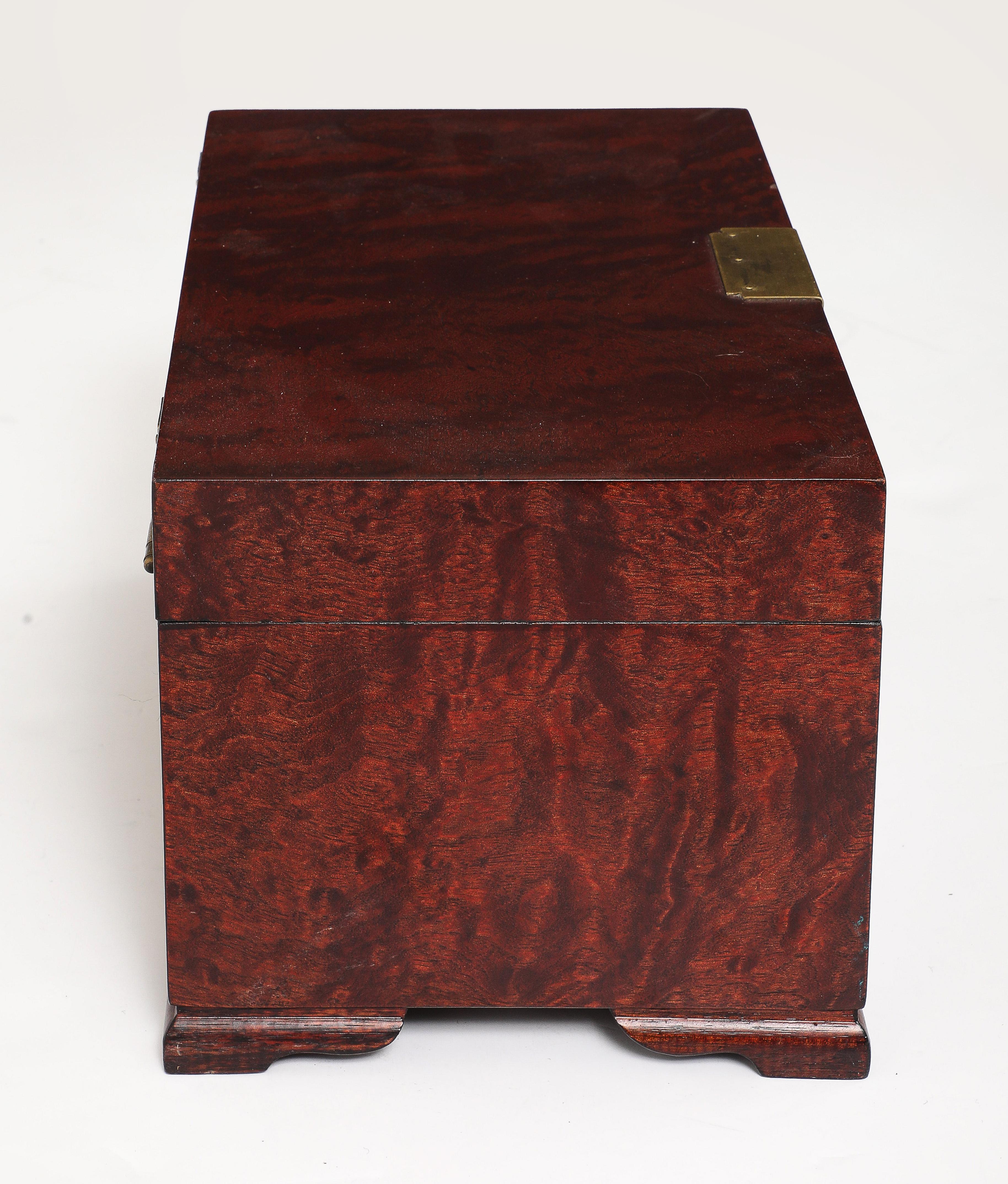 Chinesisch Export Rose Holz, Messing Koi Lock Box (Chinesischer Export) im Angebot