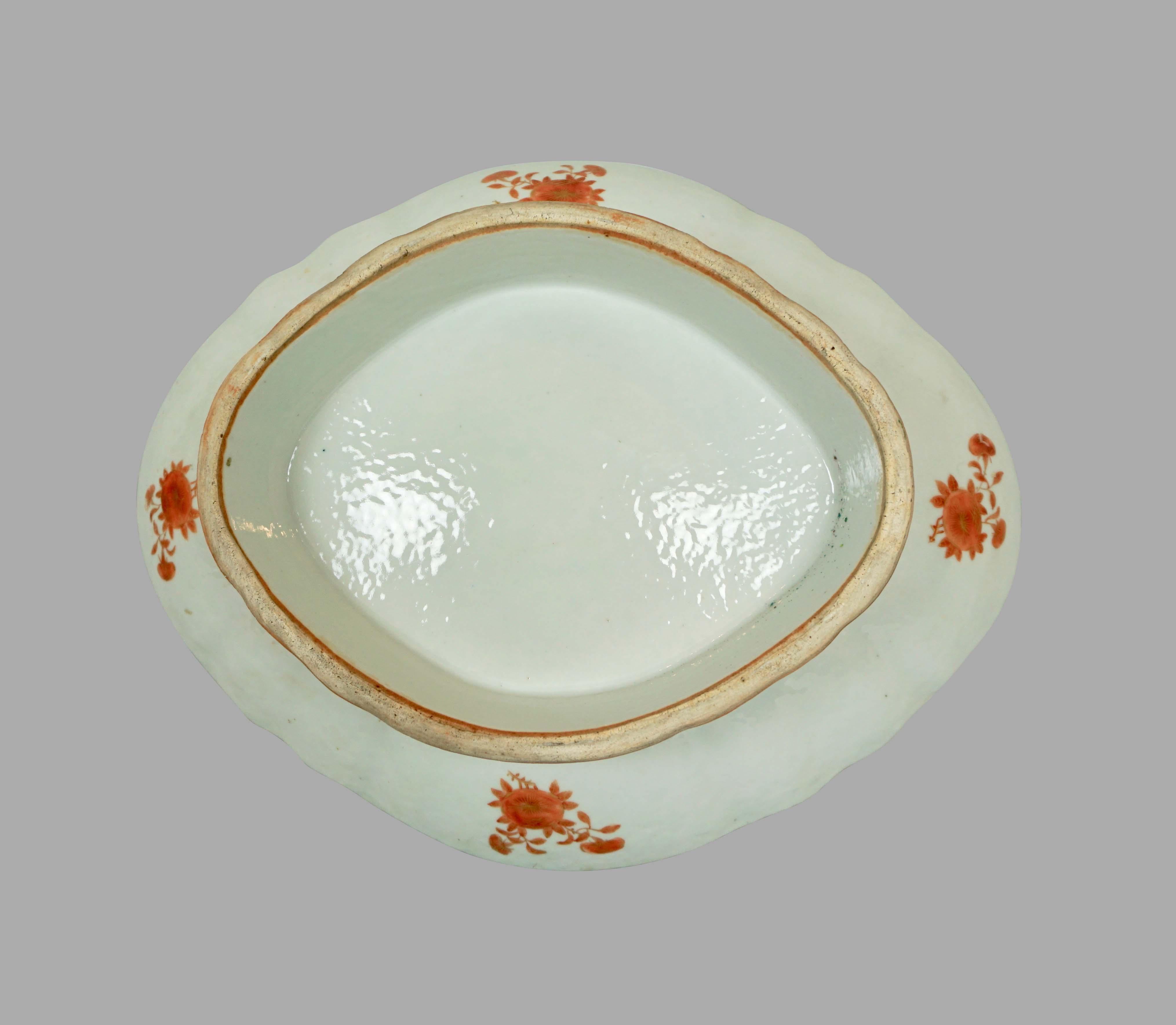 19th Century Chinese Export Sacred Bird and Butterfly Centerpiece and Covered Vegetable Dish