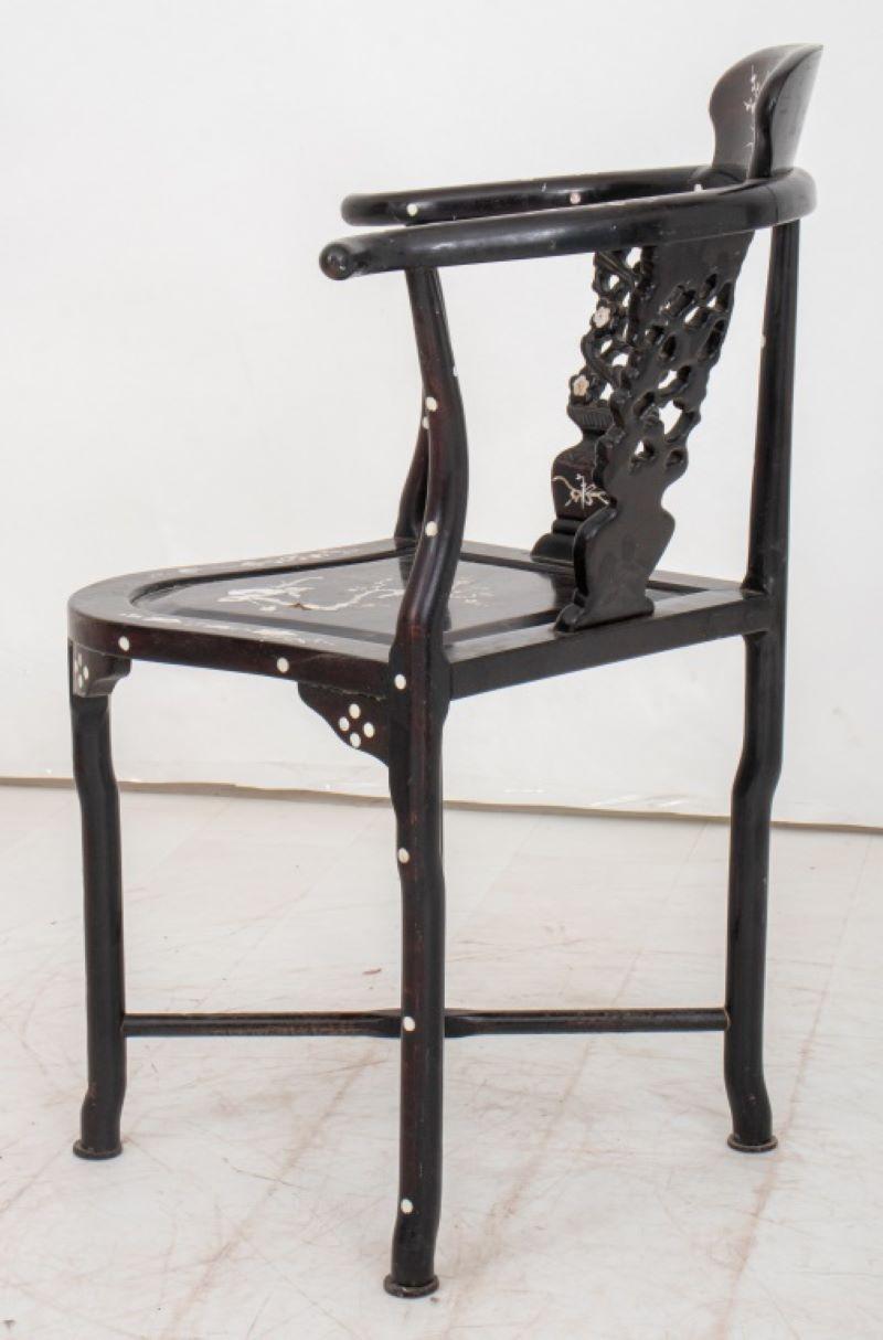 20th Century Chinese Export Shell-Inlaid Ebonized Corner Chair For Sale