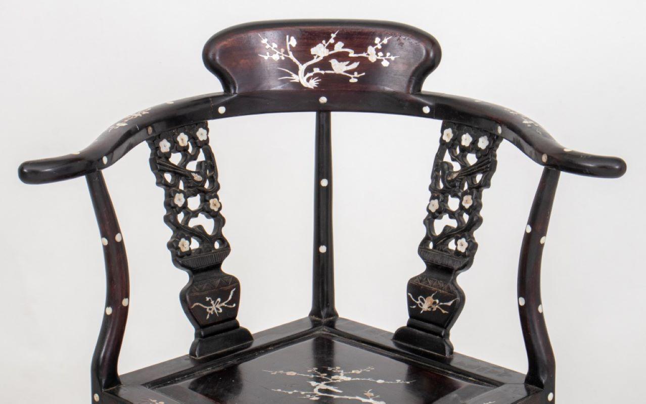 Chinese Export Shell-Inlaid Ebonized Corner Chair For Sale 1
