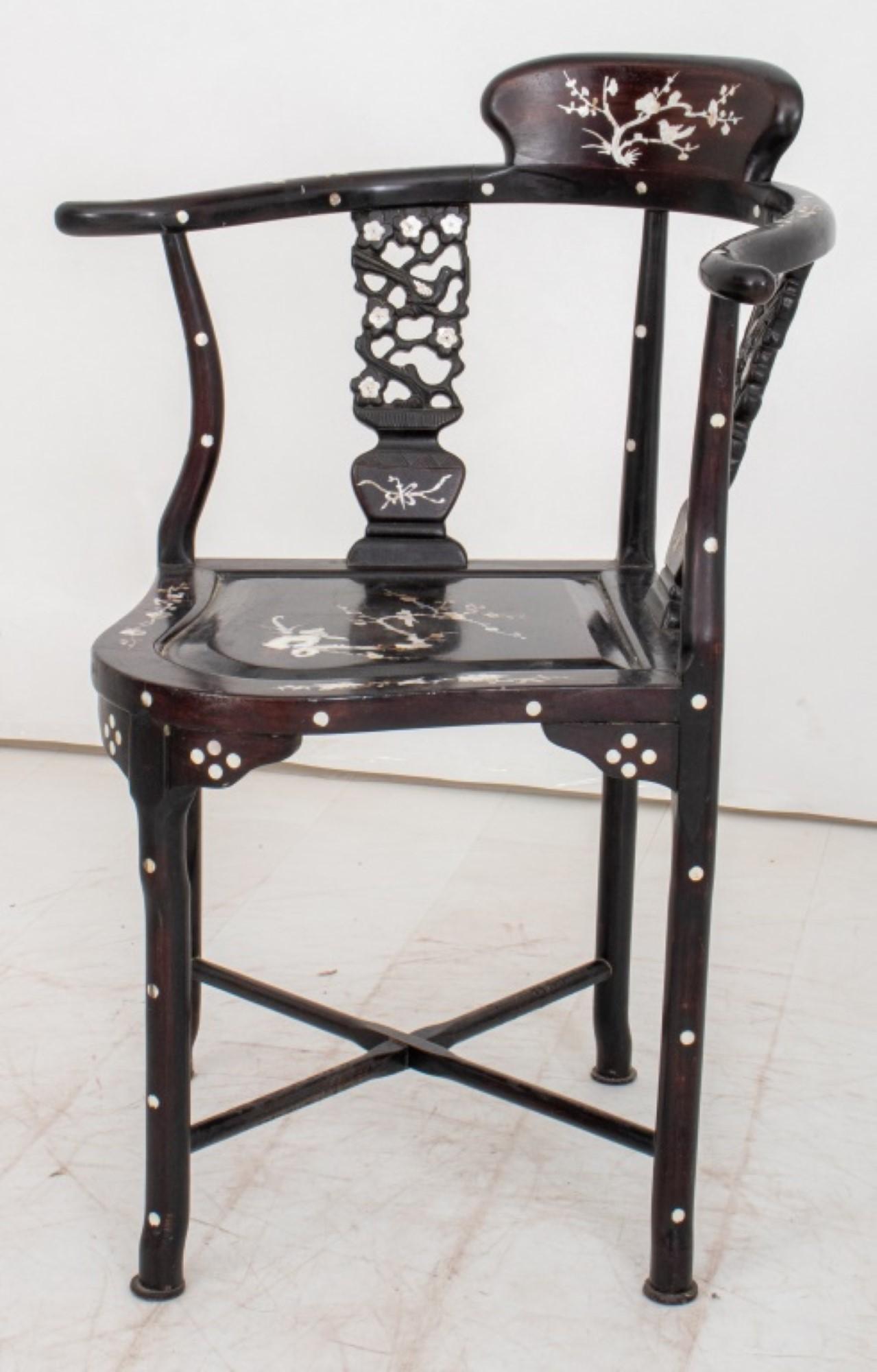 Chinese Export Shell-Inlaid Ebonized Corner Chair For Sale 2