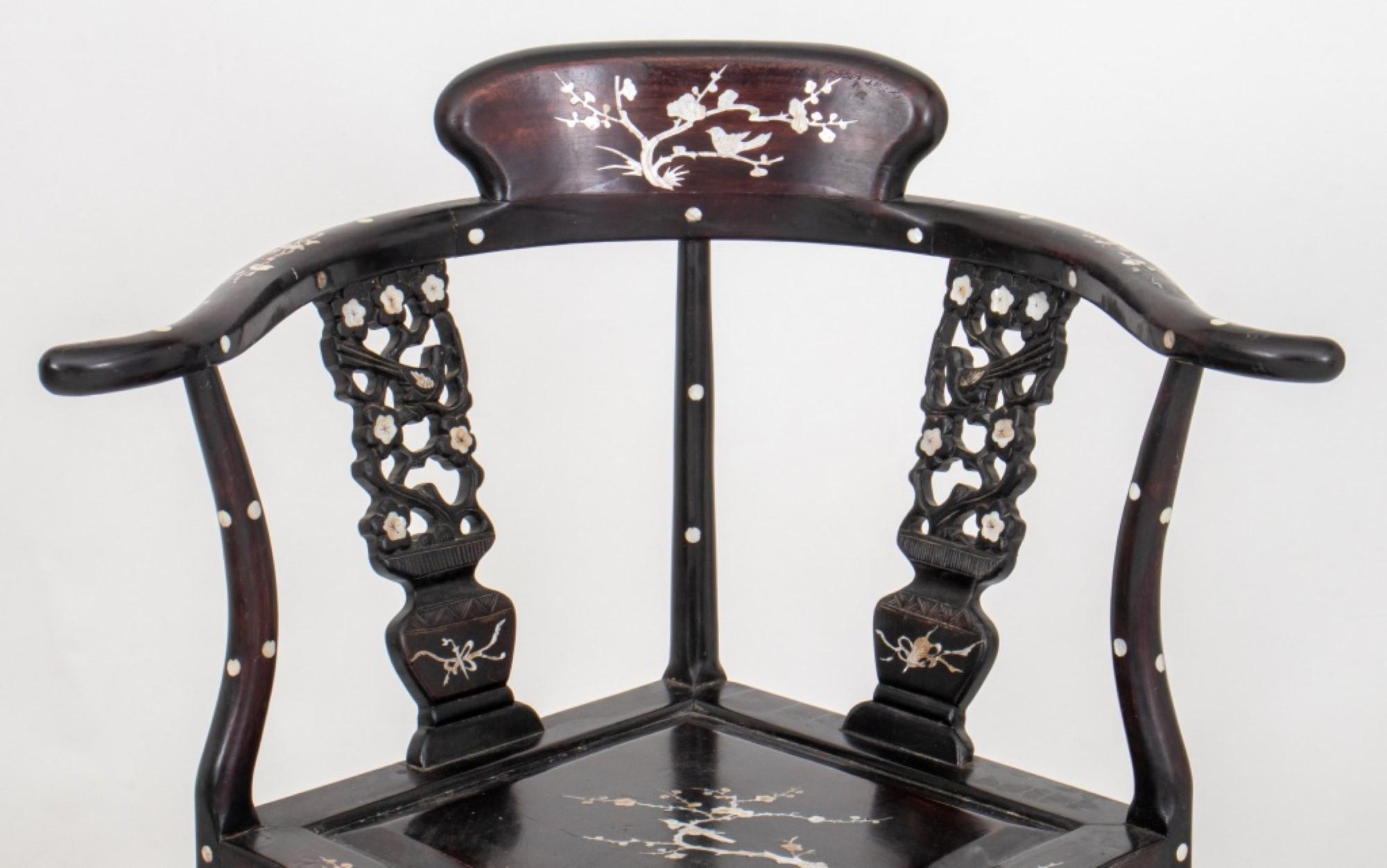 Chinese Export Shell-Inlaid Ebonized Corner Chair For Sale 3