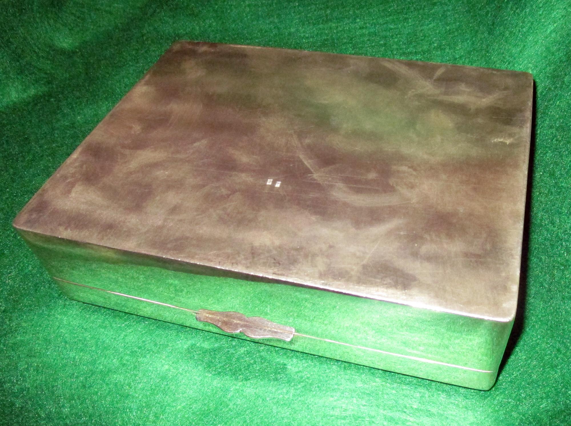 Chinese Export Silver Cigar Box by Hung Chong & Co. For Sale 1