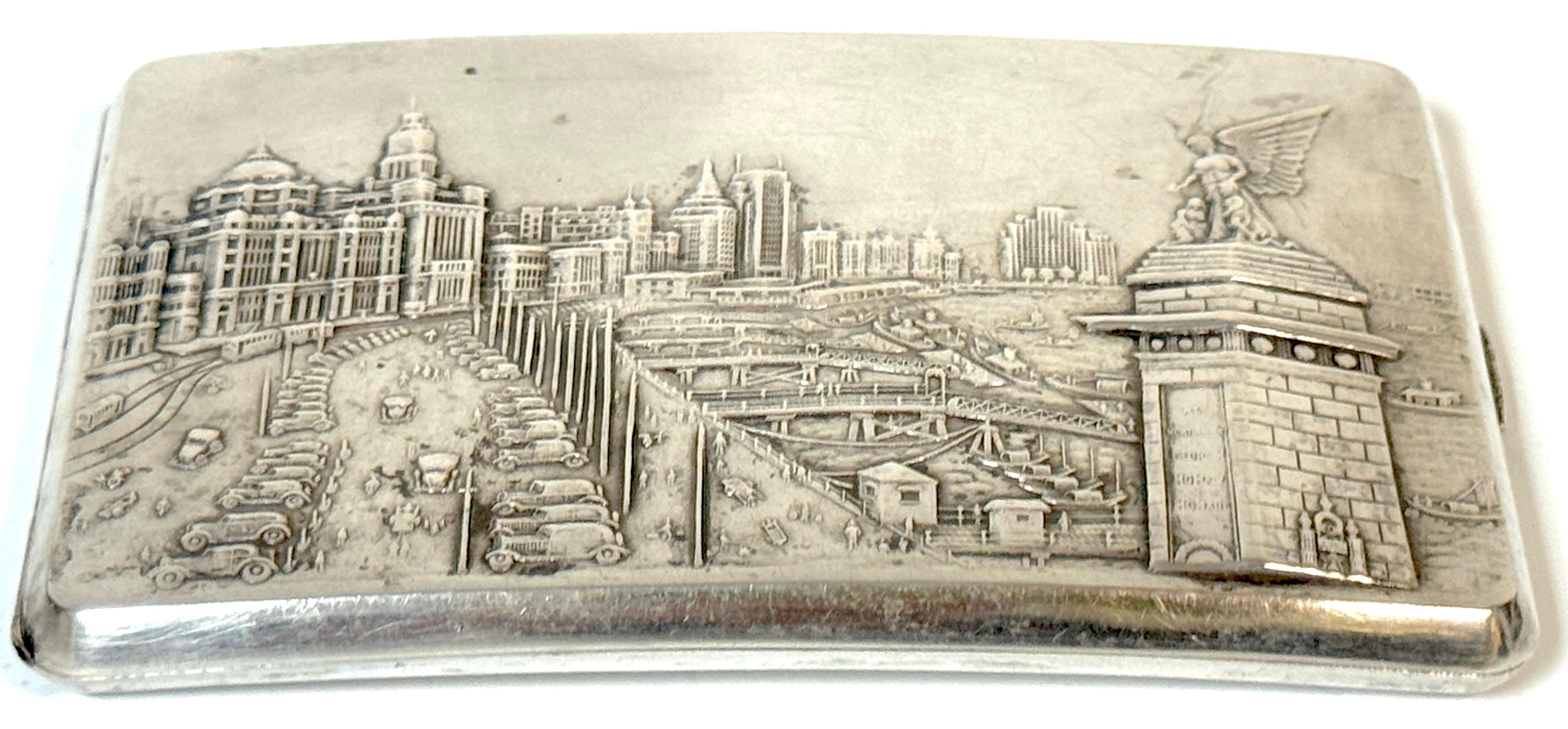 Chinesisches Export-Zigarettenetui aus Silber mit der Darstellung des Bunds und des Friedensengels, Shanghai, um 1930-1940
129 Gramm  4,5