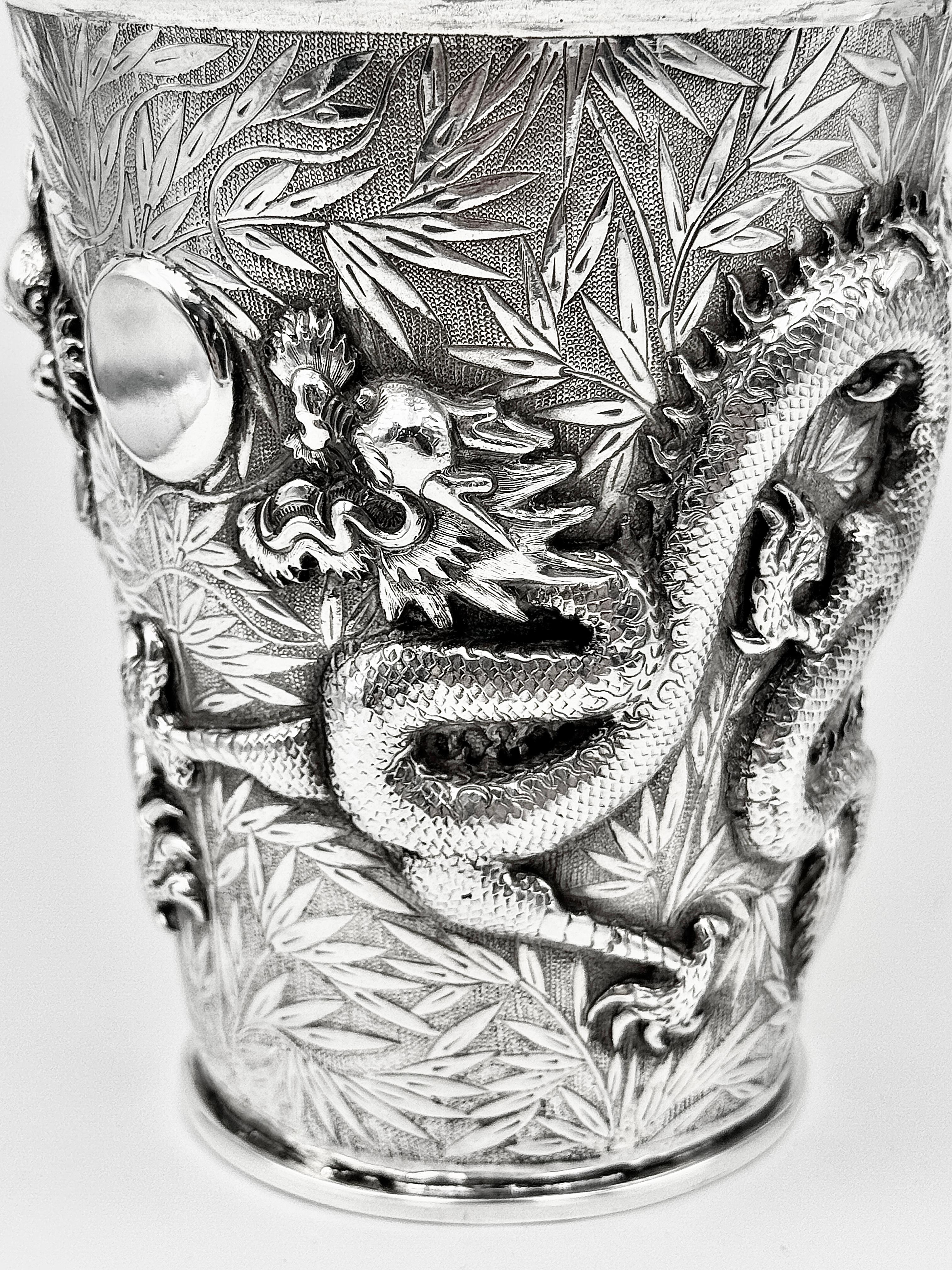 Coctelera china de plata de exportación mediados del siglo XX en venta