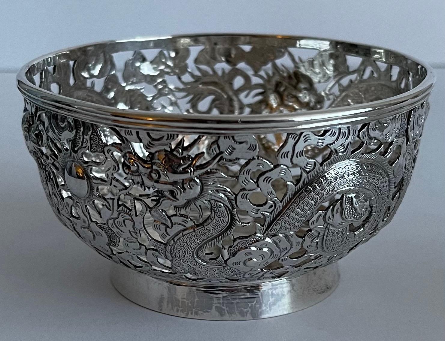 Sterling Silver Chinese Export Silver Dragon Bowls, Set of 3 For Sale