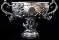 Chinesischer Export-Silber-D Drachen-Repousse-Tafelaufsatz aus Silber