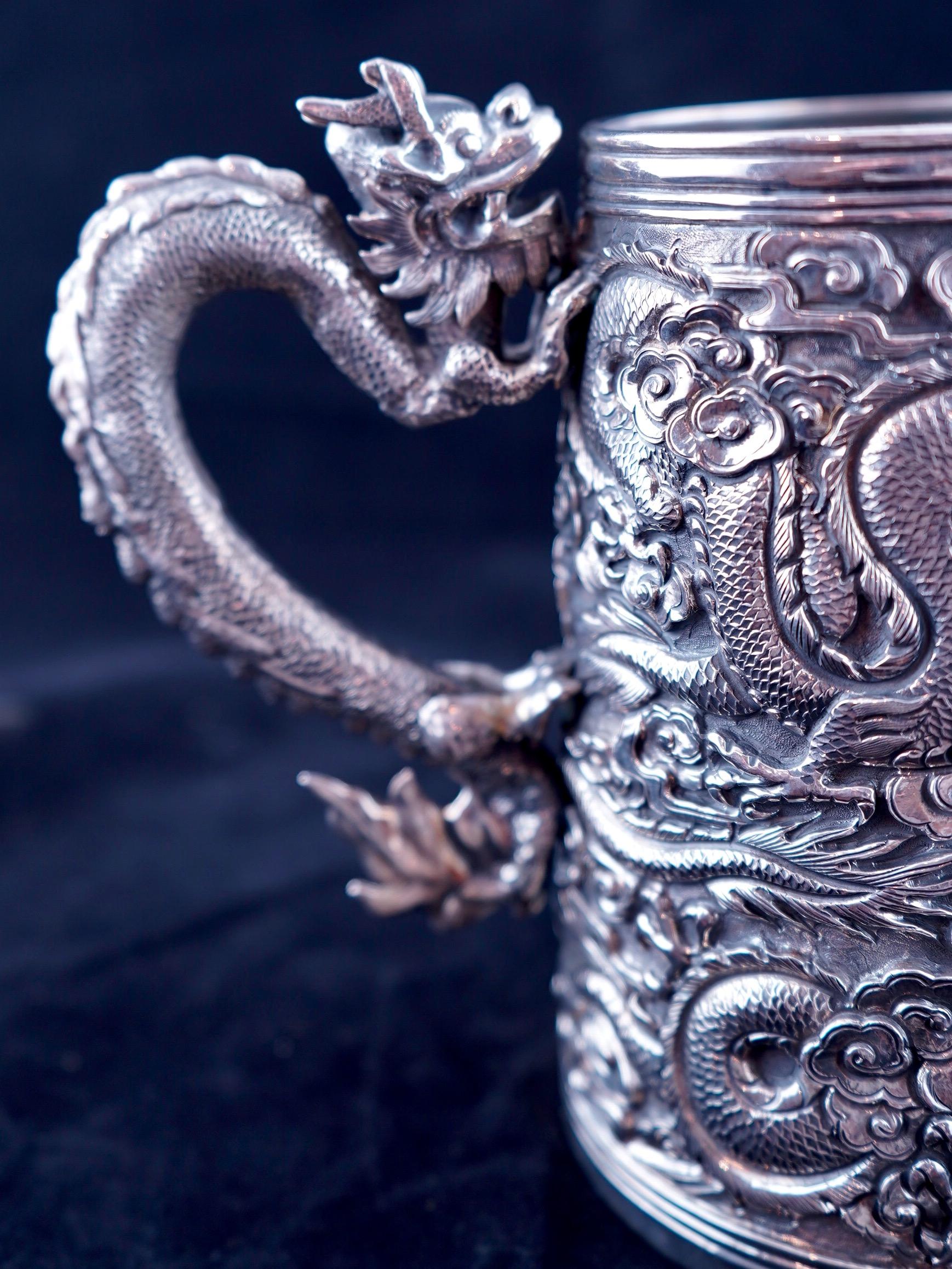Chinese Export Silver Dragon Repousse Tanakard In Excellent Condition For Sale In Gainesville, FL