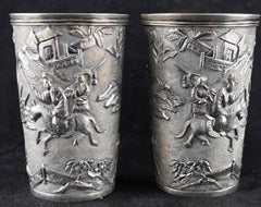 Pareja de vasos escénicos chinos de plata de exportación