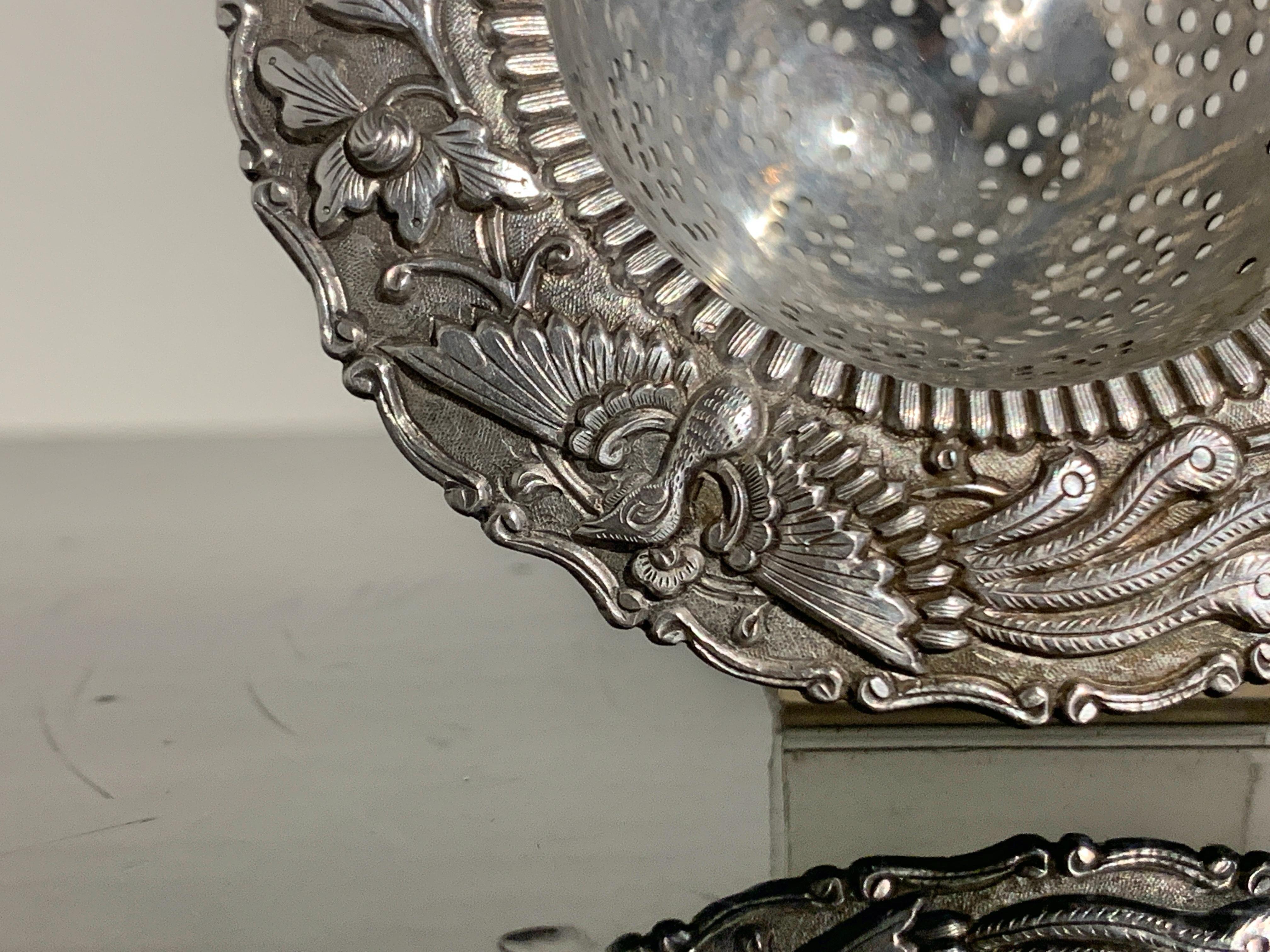 Chinese Export Silver Tea Strainer with Bone Handle In Good Condition For Sale In Austin, TX