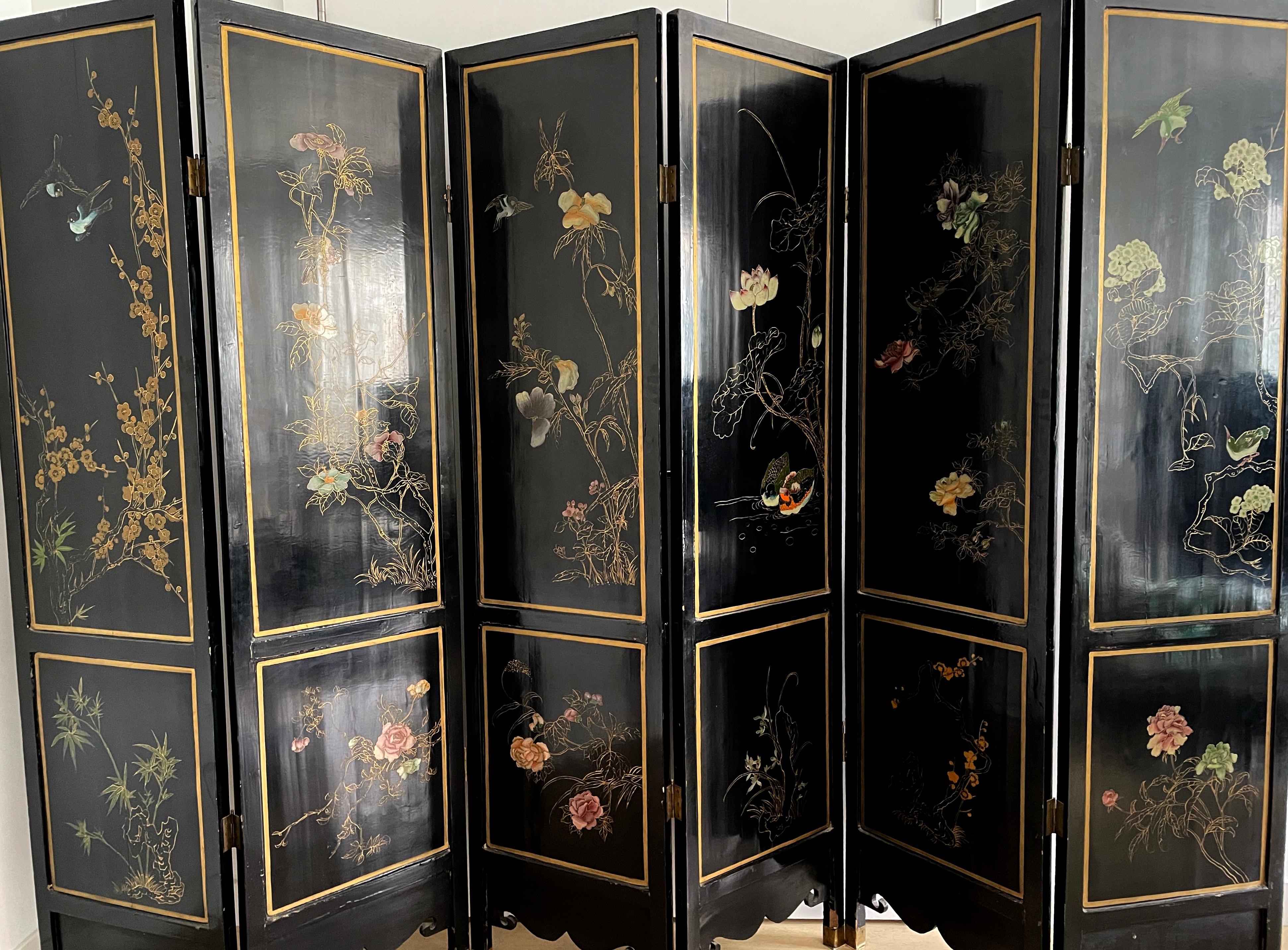 Chinese Export Six Panels Lacquered Screen For Sale 1