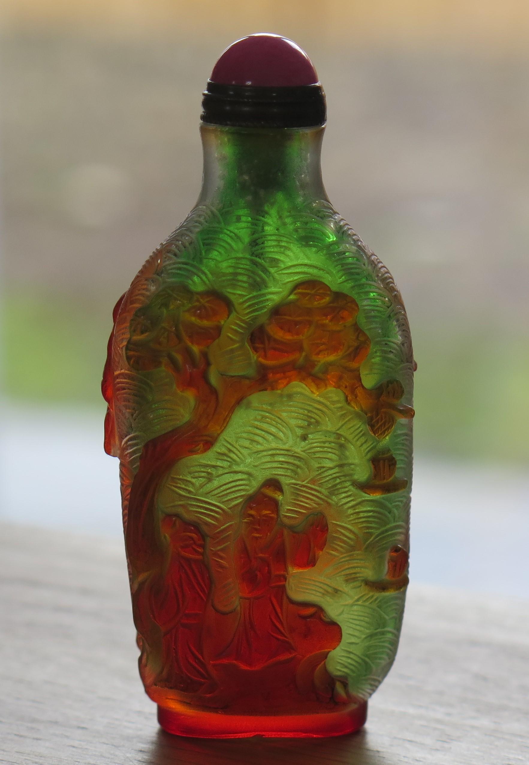 Hand-Carved Chinese Export Snuff Bottle in Overlay Cameo Glass Finely Carved, circa 1920s For Sale