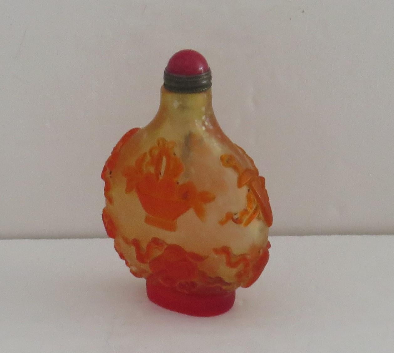 Hand-Carved Chinese Export Snuff Bottle in Overlay Cameo Glass Finely Carved, circa 1925 For Sale