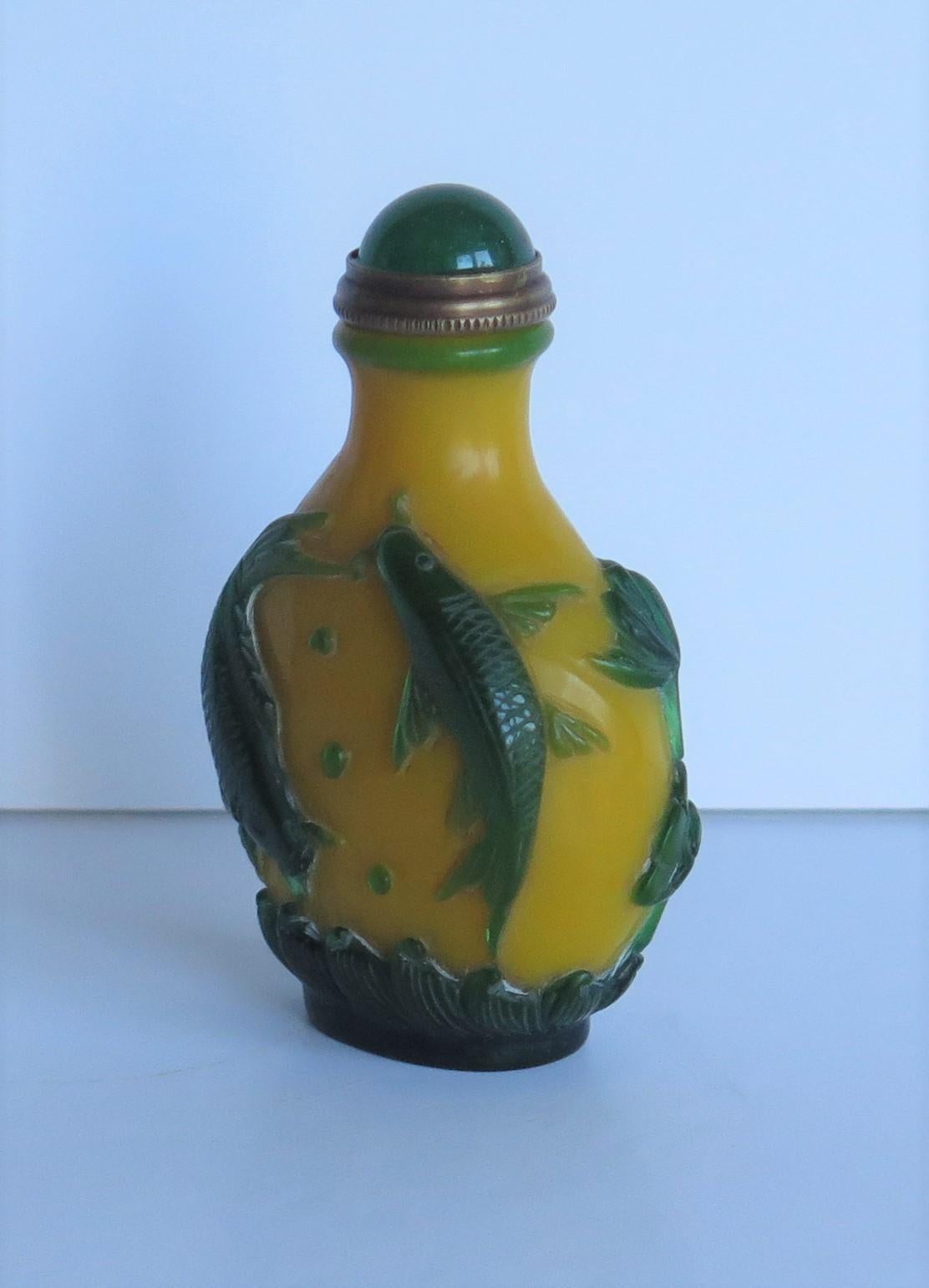 20th Century Chinese Export Snuff Bottle in Overlay Cameo Glass Finely Carved, circa 1925