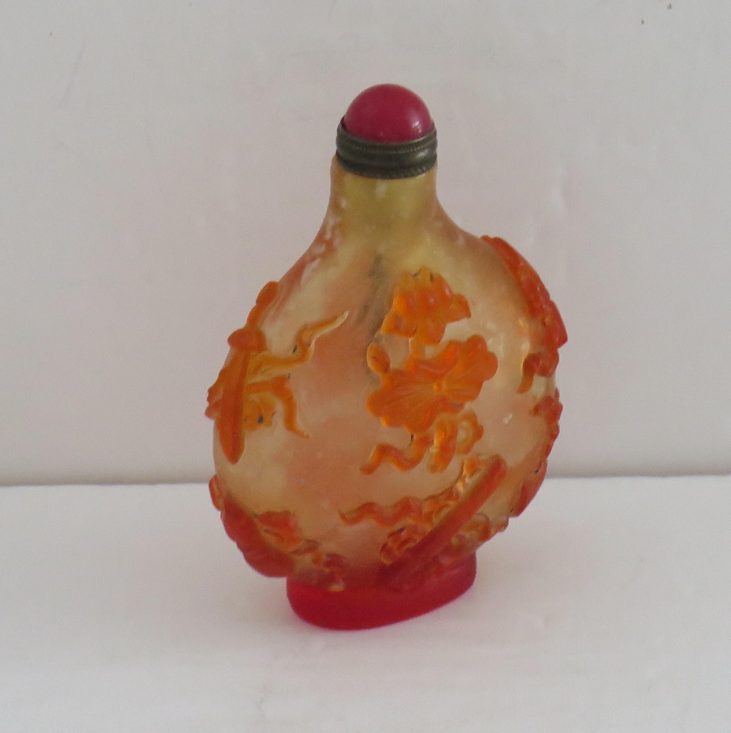 Chinese Export Snuff Bottle in Overlay Cameo Glass Finely Carved, circa 1925 For Sale 1