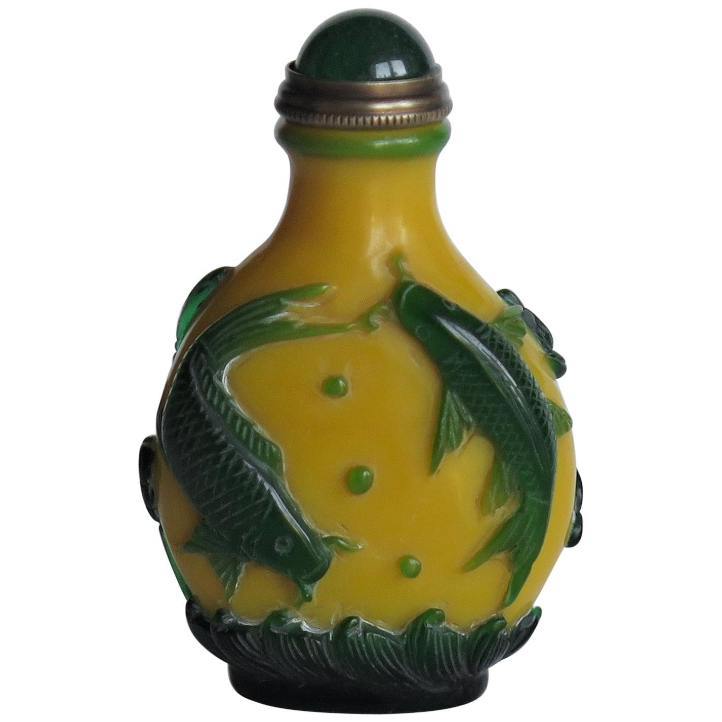 Chinese Export Snuff Bottle in Overlay Cameo Glass Finely Carved, circa 1925