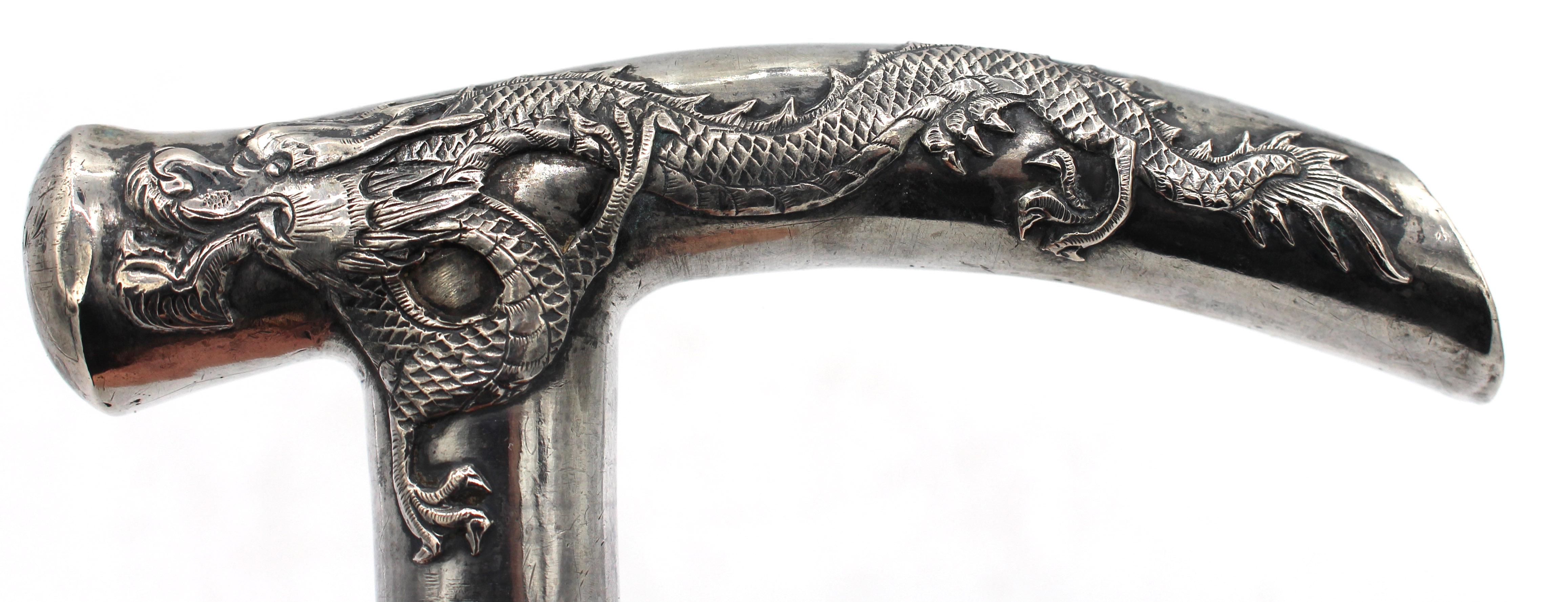 Esportazione cinese Manico di bastone da passeggio in argento sterling da esportazione cinese, circa 1900 in vendita