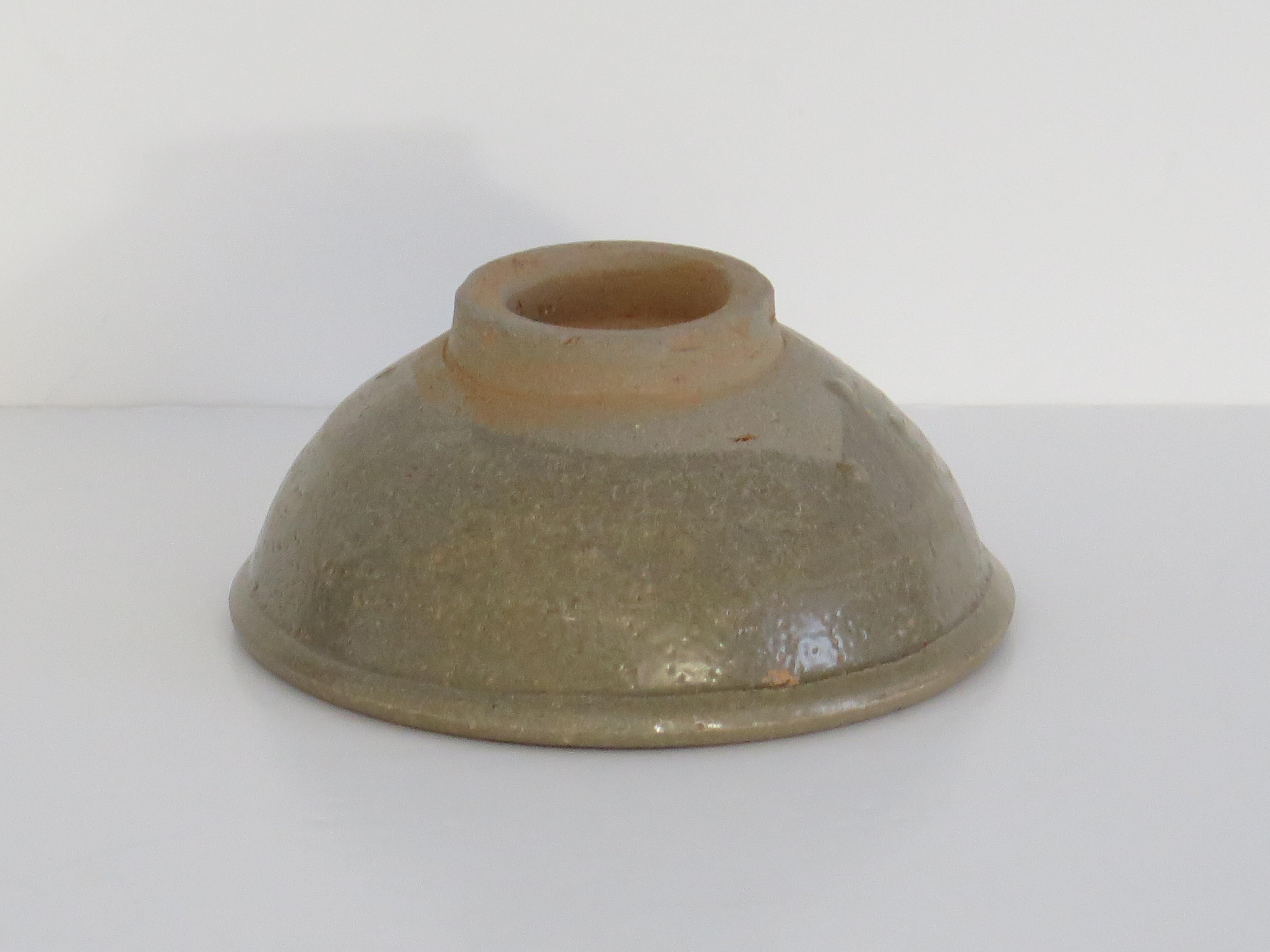 Chinesische Export-Steinzeugschale Longquan Celadon, frühe Ming Dynasty CIRCA 1400 im Angebot 7