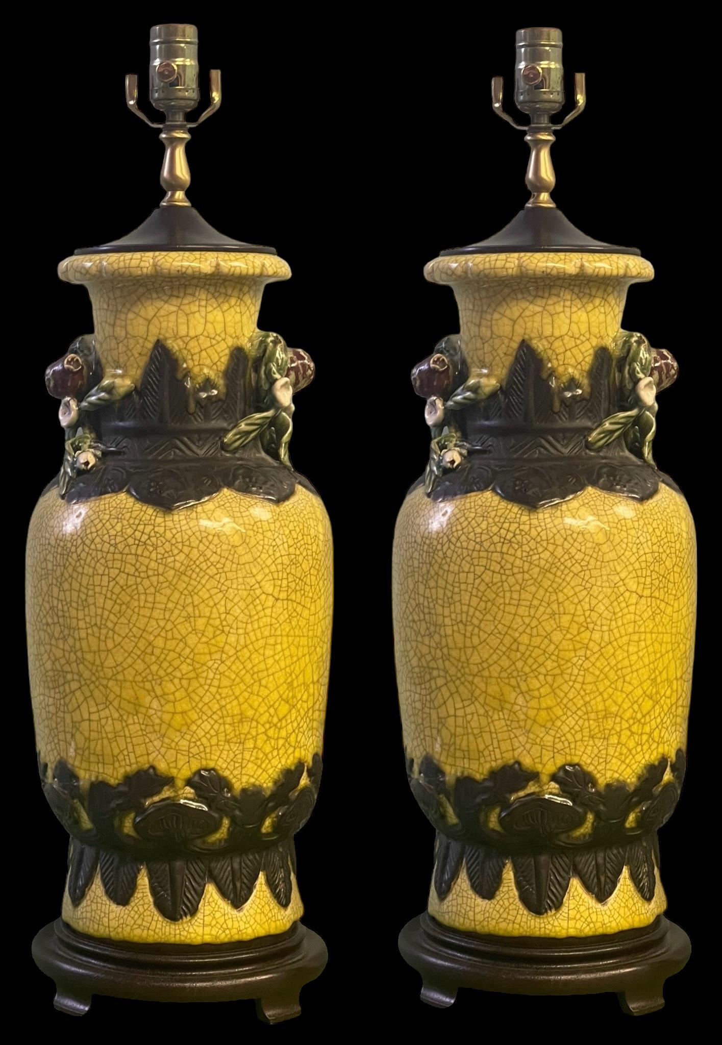 Chinese Export Style Jar / Vase Form Crackle Glaze Table Lamps W/ Fruit - Pair In Good Condition For Sale In Kennesaw, GA