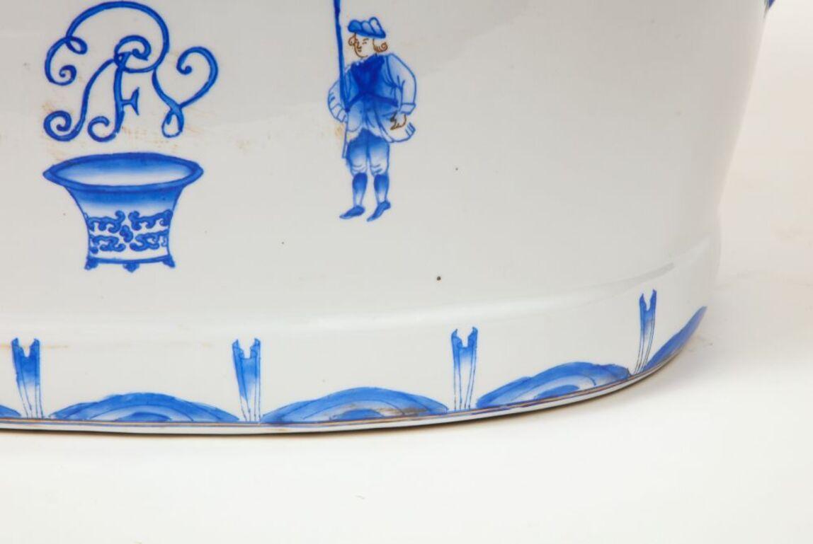 Ovaler Porzellanbasin im chinesischen Exportstil im Zustand „Gut“ im Angebot in New York, NY