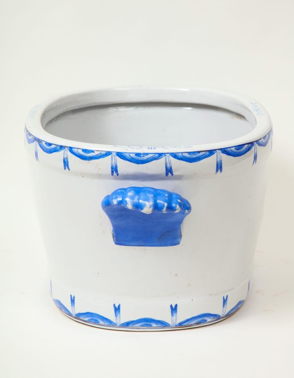 Chinese Export Style Porcelain Oval Basin For Sale 3