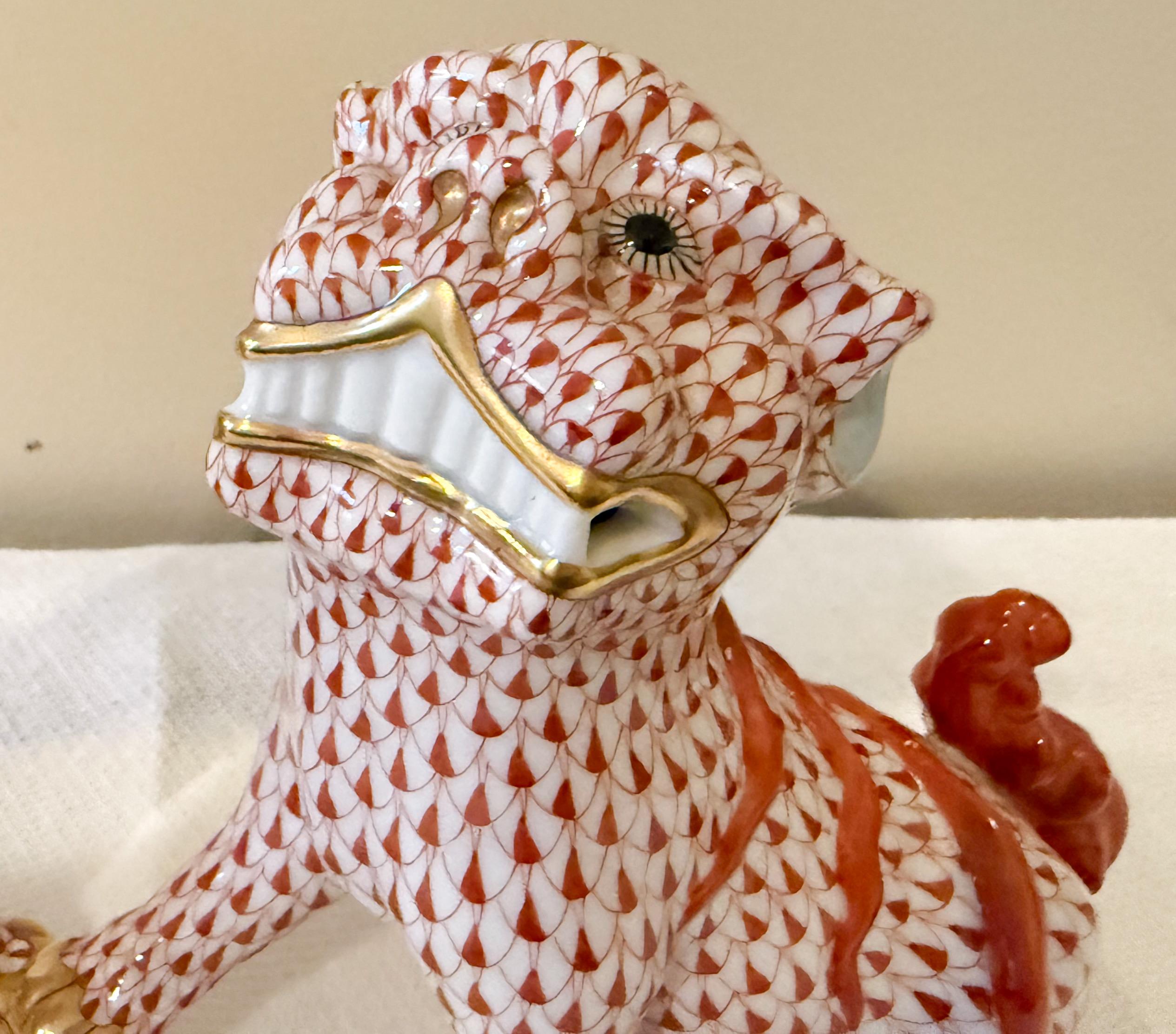 Hungarian Chinese Export Style Rust Fishnet Porcelain Herend Foo Dogs -Pair For Sale
