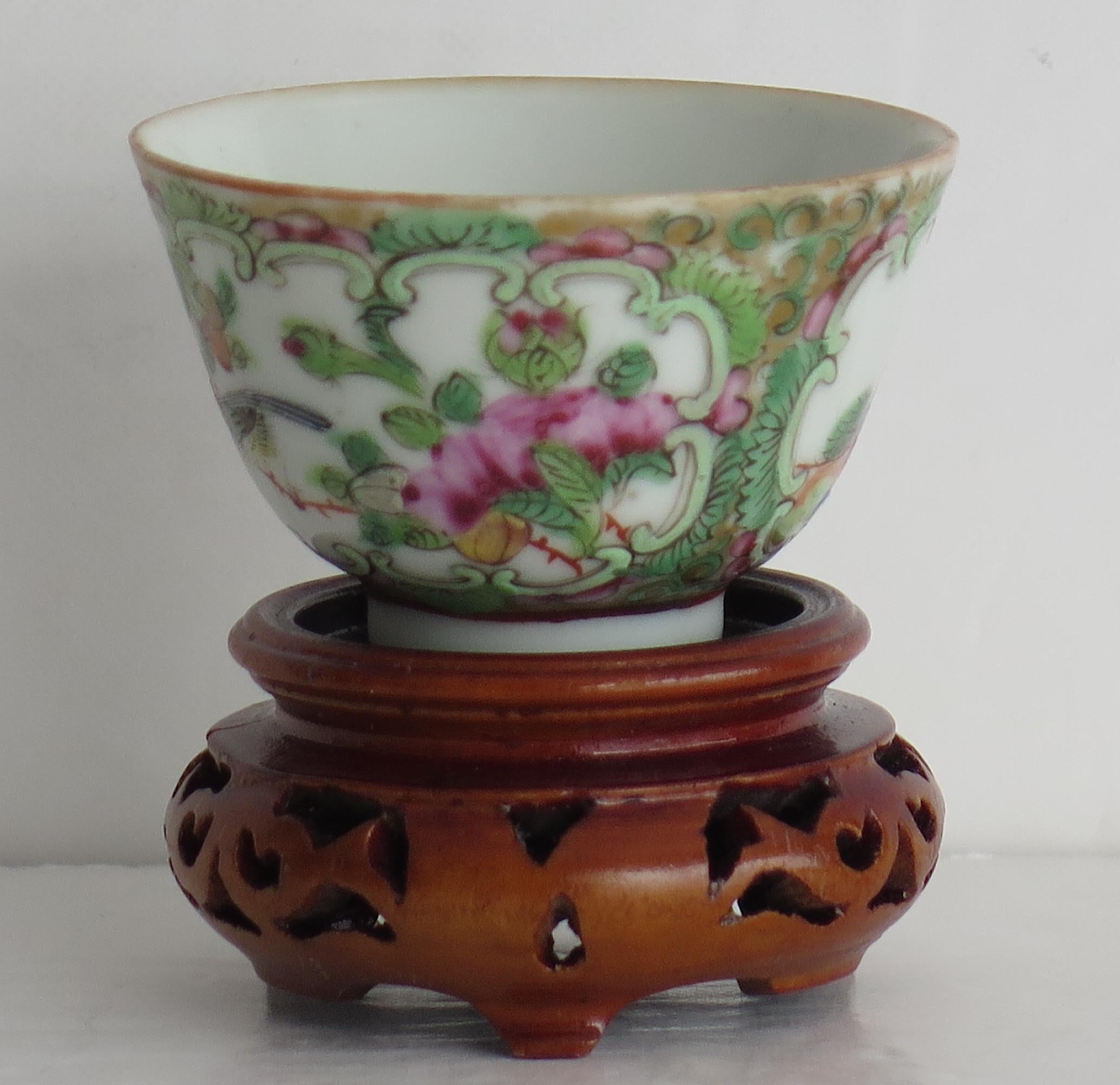 19th Century Chinese Export Tea Bowl Canton Rose Medallion Porcelain and Stand, circa 1830 For Sale