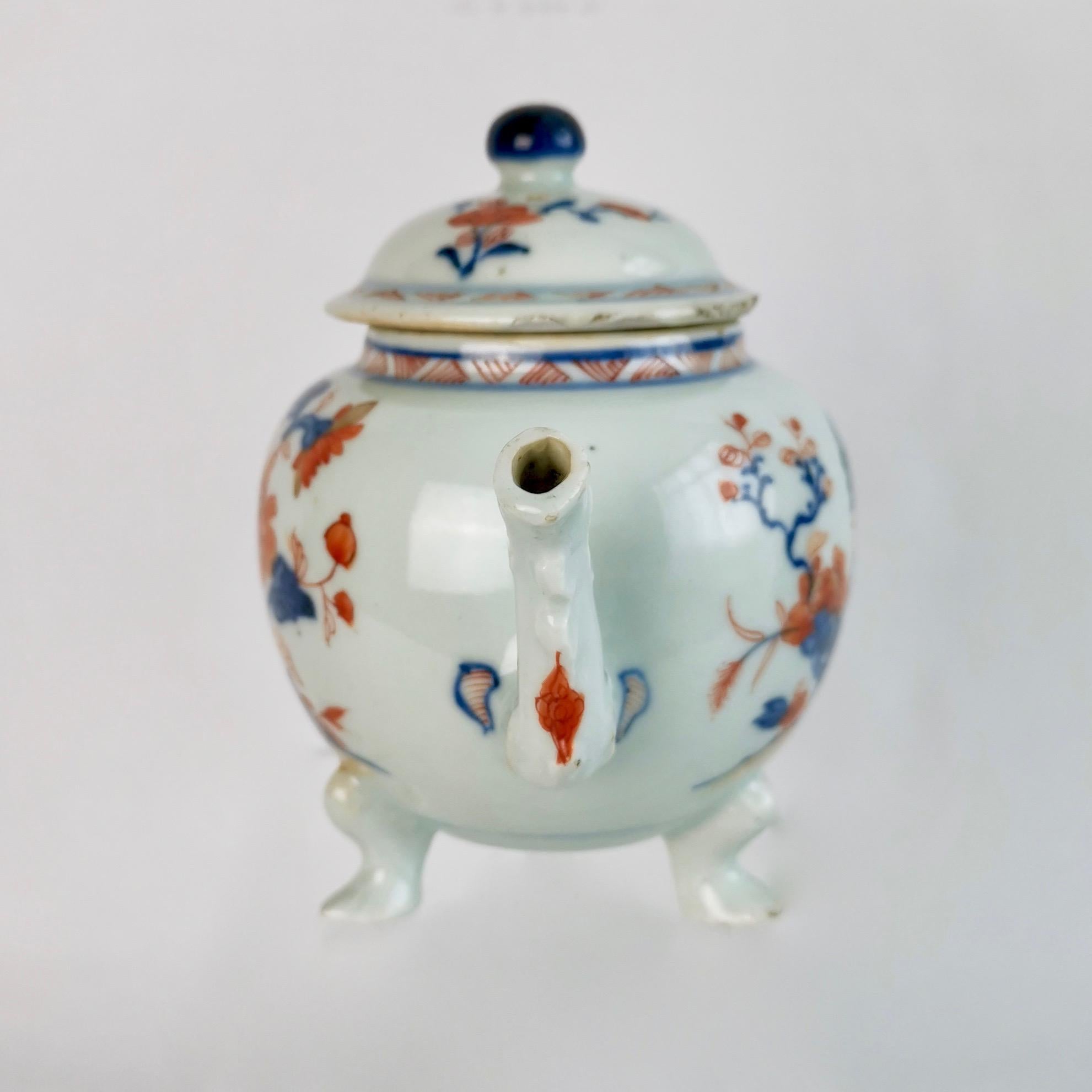 Chinese Export Teapot, Imari Flowers, Qianlong, circa 1750 In Good Condition In London, GB