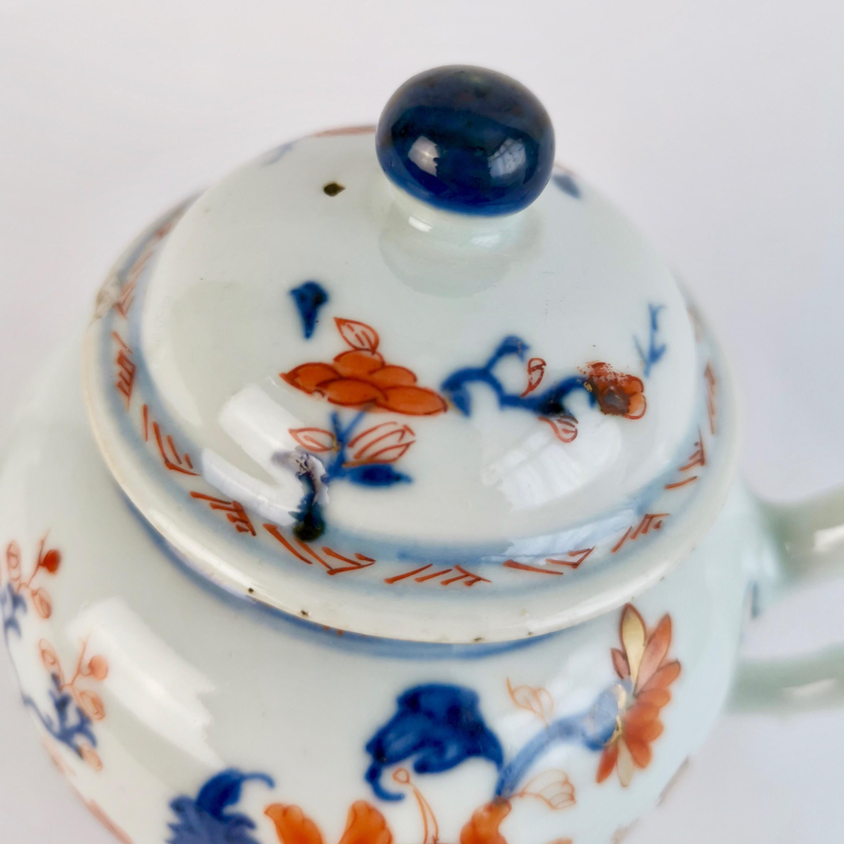 Chinese Export Teapot, Imari Flowers, Qianlong, circa 1750 3
