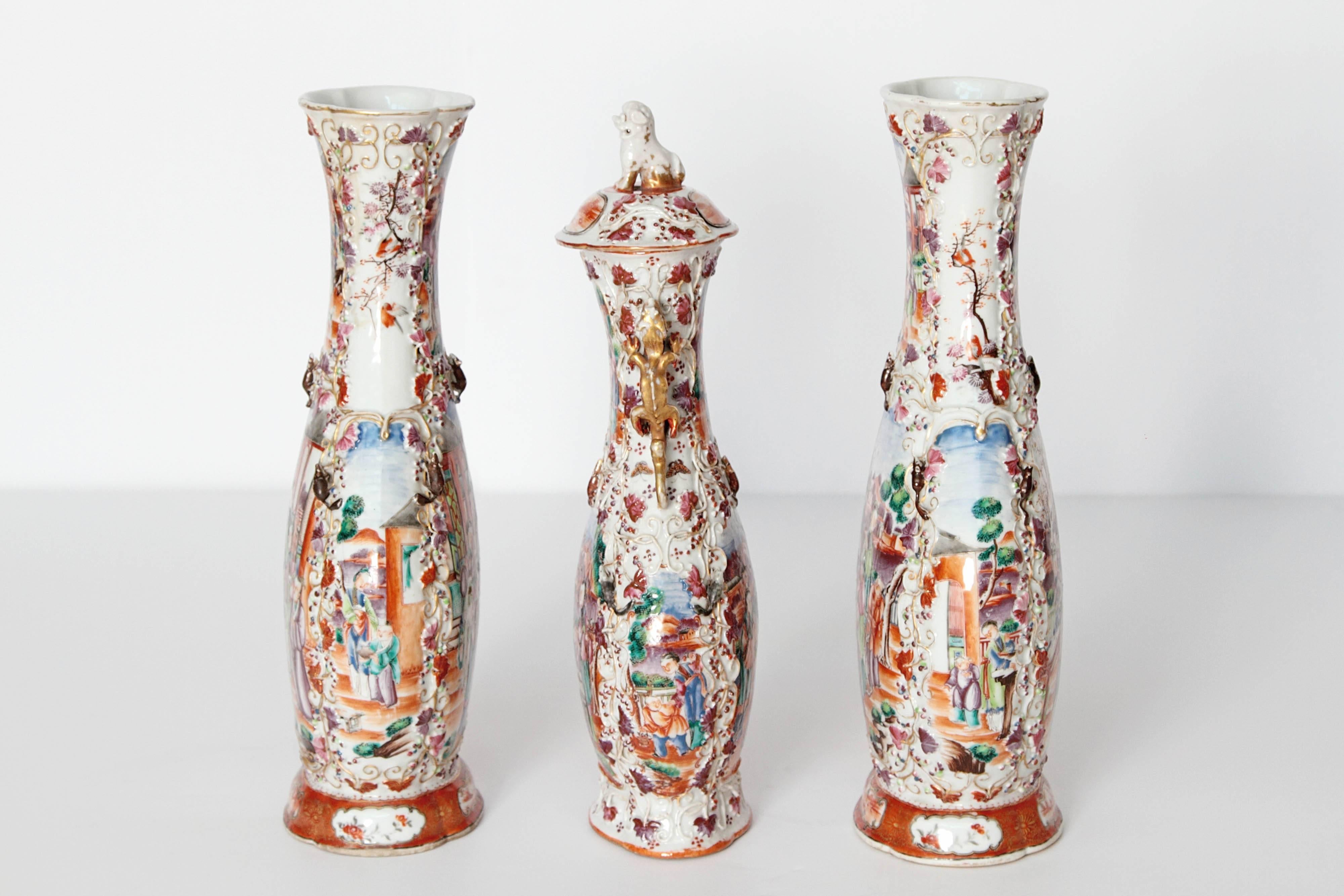 Hand-Painted Chinese Export / Three-Piece Chinese Garniture Set For Sale