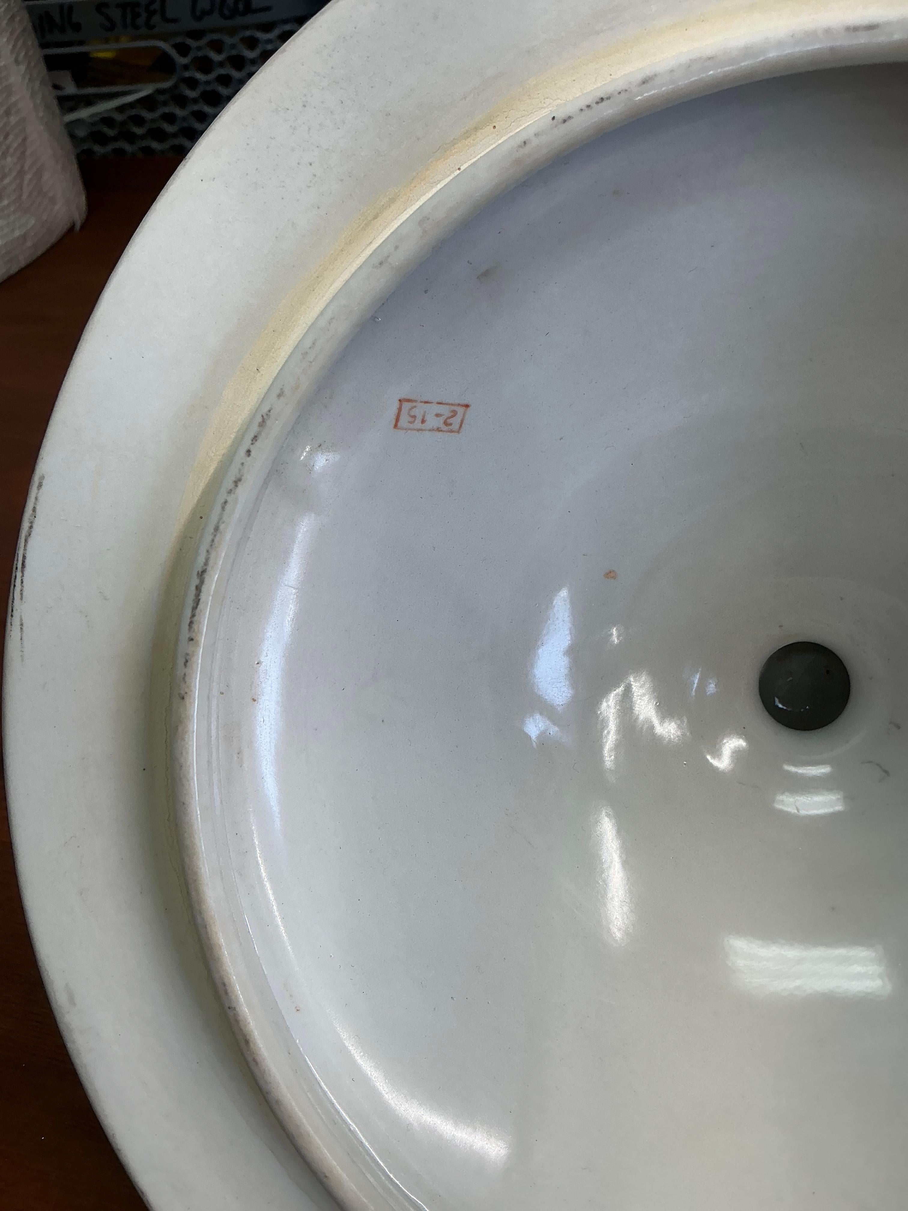 20ième siècle Soupière d'exportation chinoise en poterie à motif de feuilles de tabac en vente