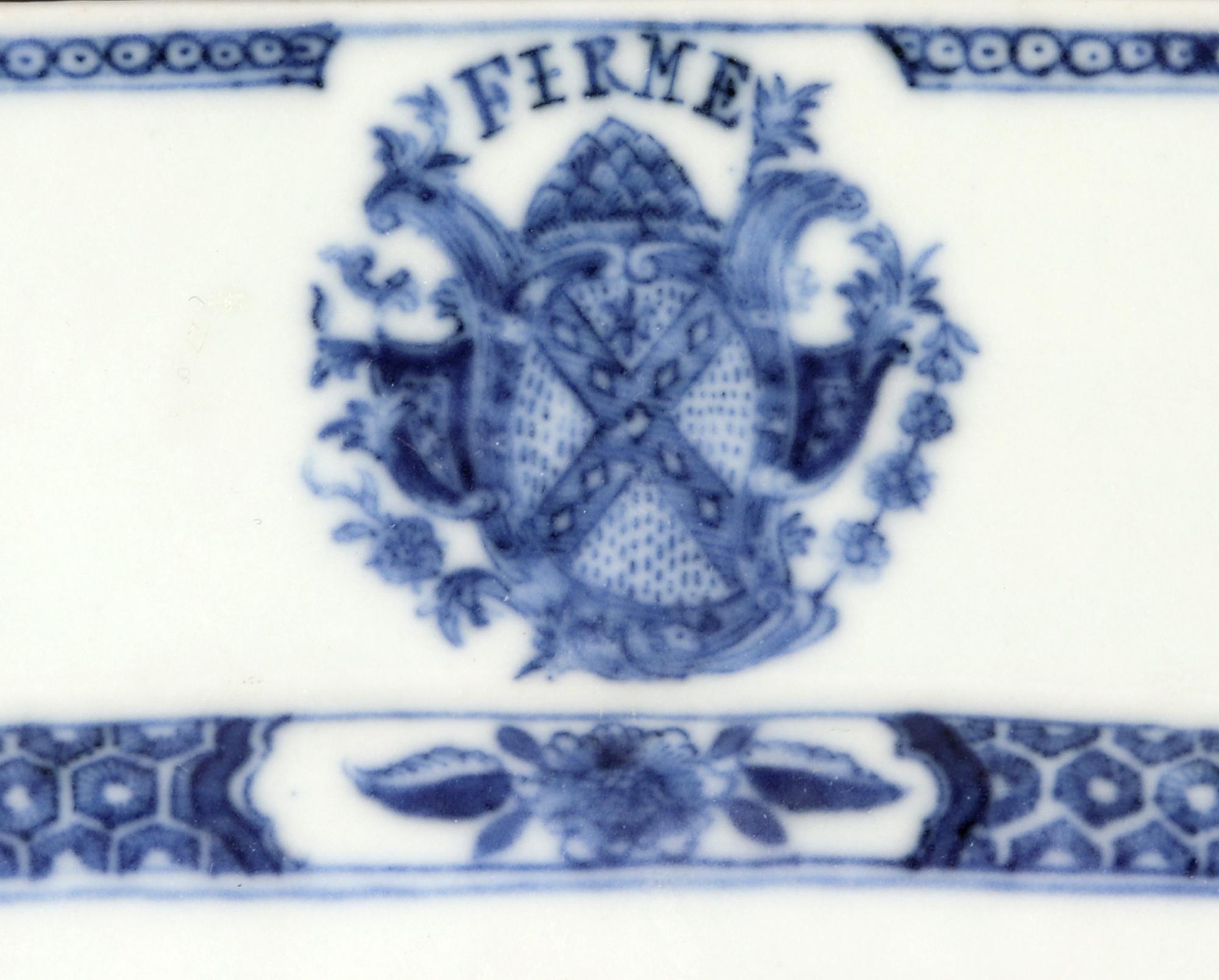 Chinese Export Underglaze Blue Armorial Porcelain Dish, Arms William Dalrymple In Good Condition In Downingtown, PA