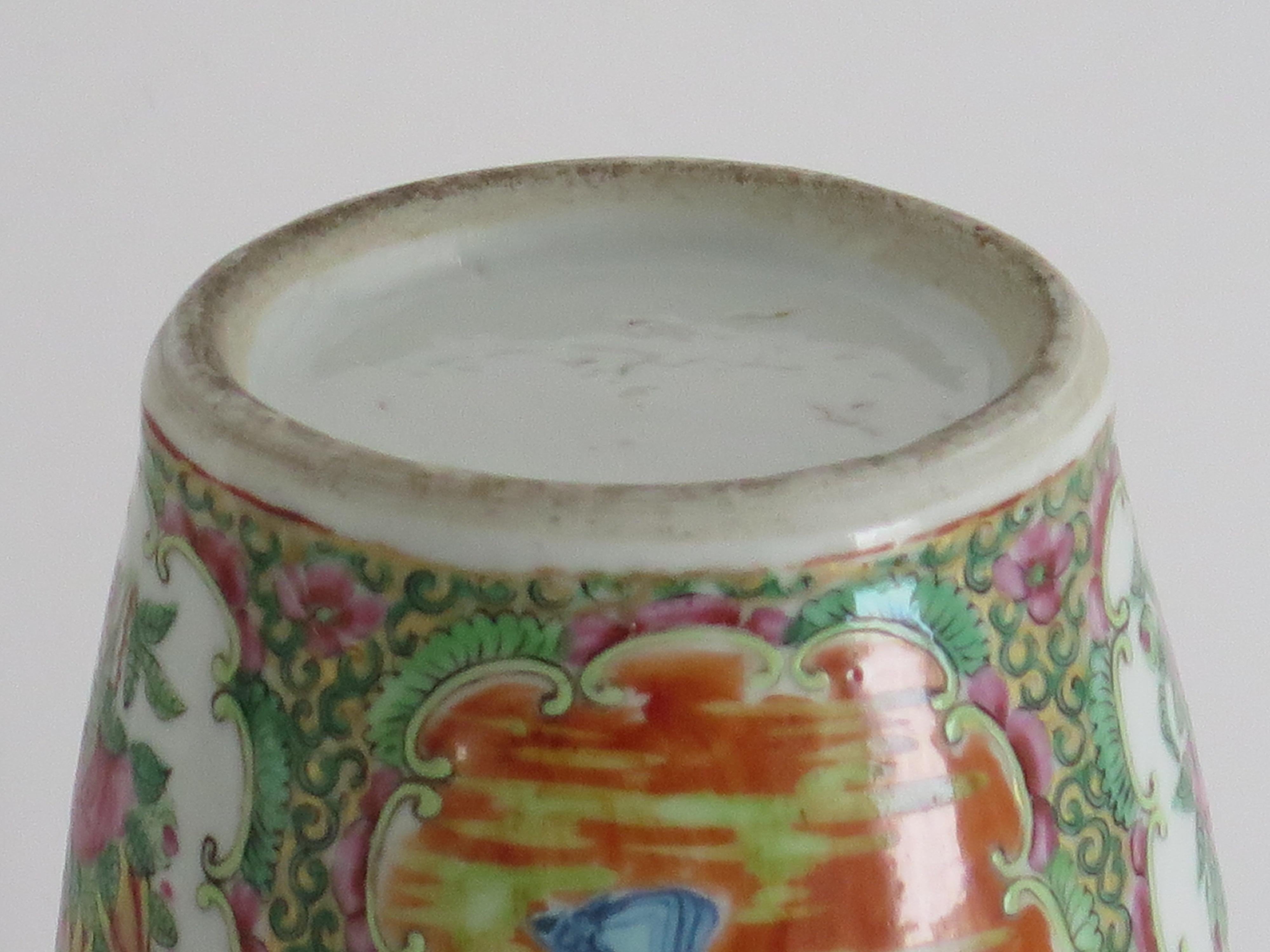 Chinese Export Vase Canton Rose Medallion Porcelain, Qing, circa 1840 For Sale 10