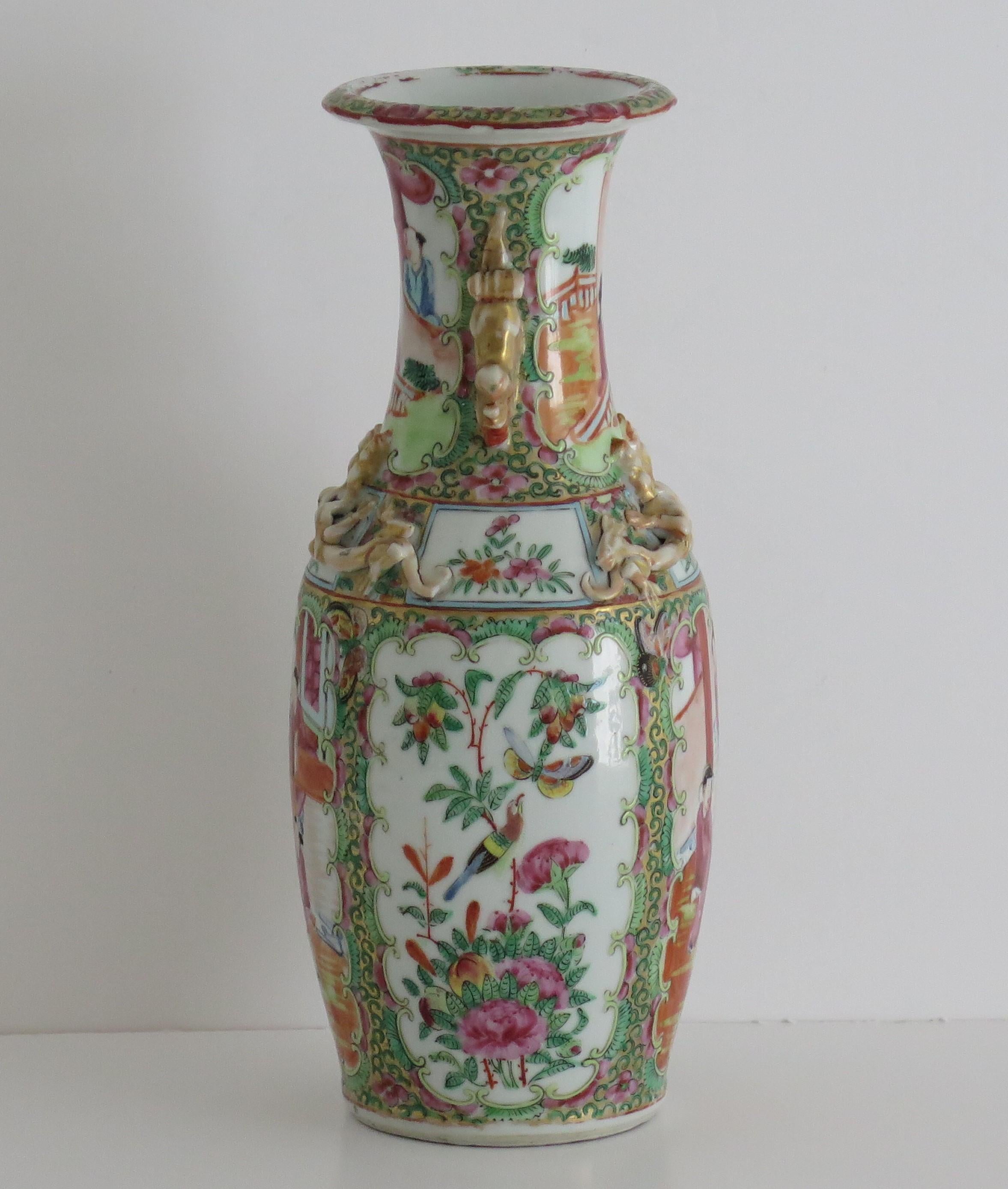 19th Century Chinese Export Vase Canton Rose Medallion Porcelain, Qing, circa 1840 For Sale