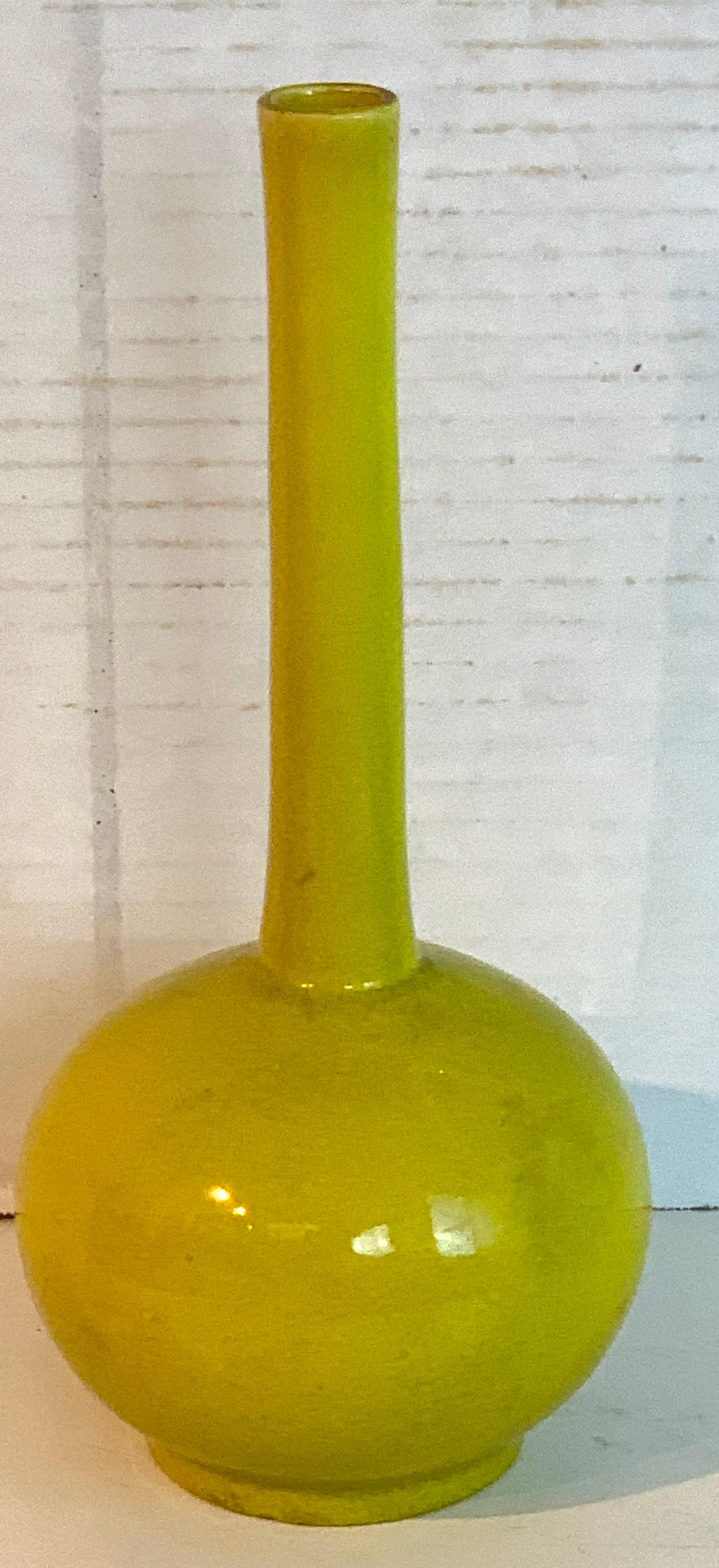 Chinese export yellow monochrome bottle vase, circa 1900
Of typical form, 10.5