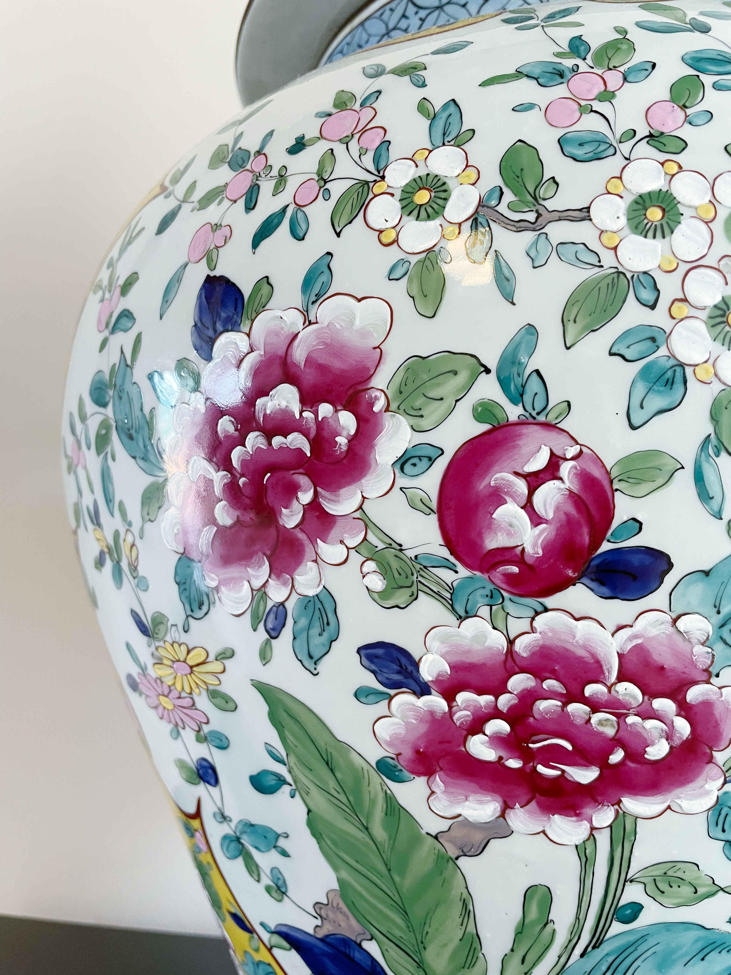 Jarra con tapa de porcelana china Famille Jaune en Bastante bueno estado para la venta en Los Angeles, CA