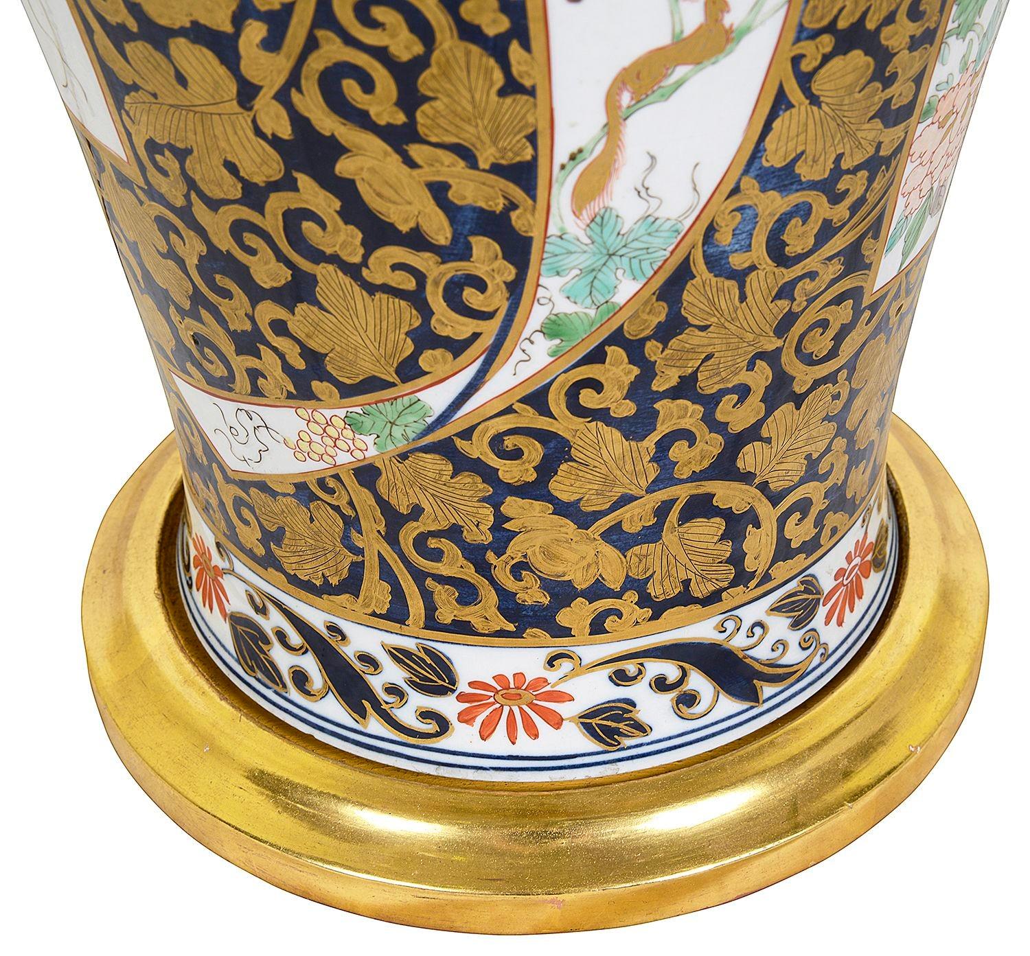 Porcelaine Lampe à vase de style Famille Noare chinoise. C19e en vente