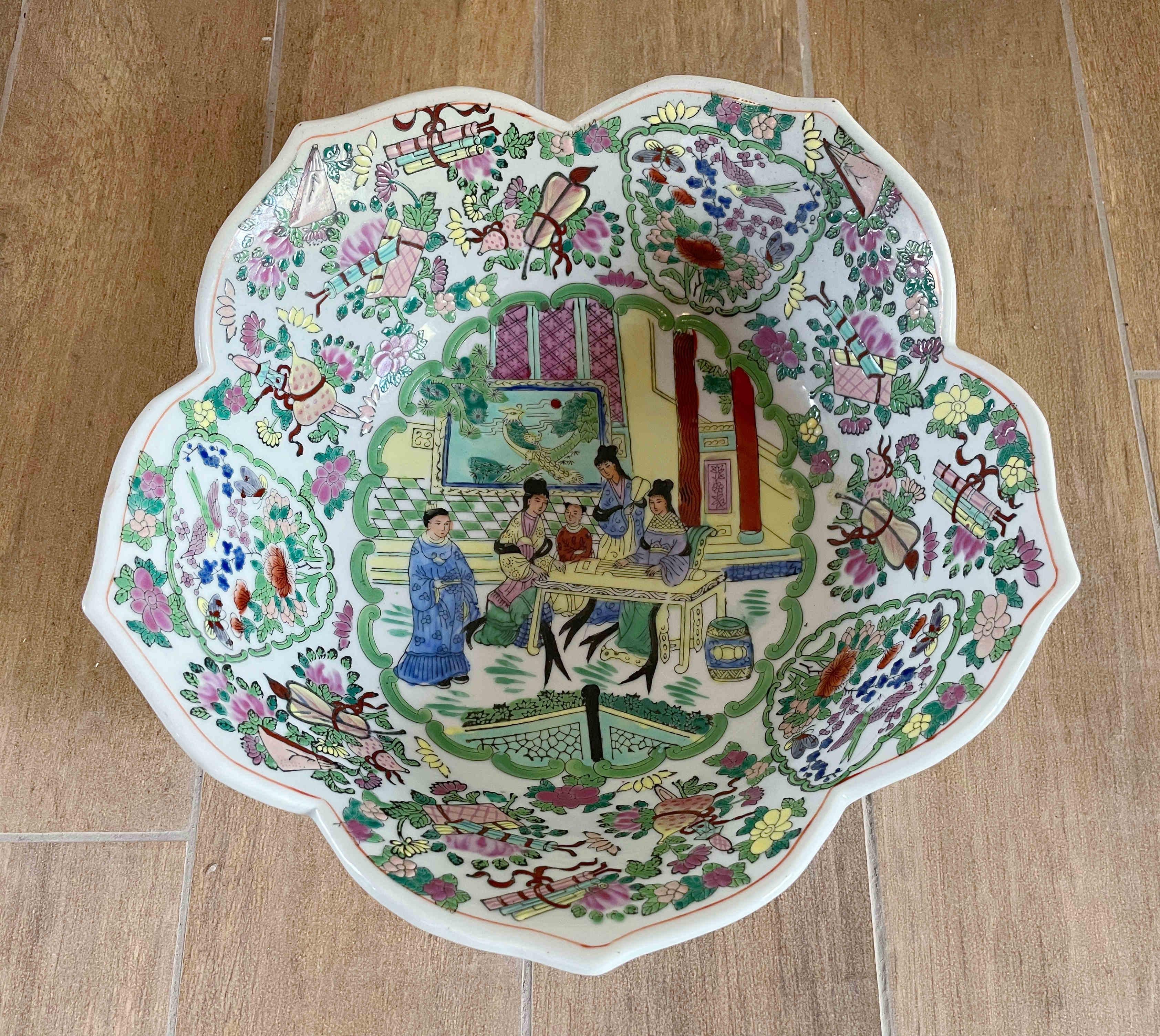 Chinoiserie Chinese Famille Rose Bowl For Sale